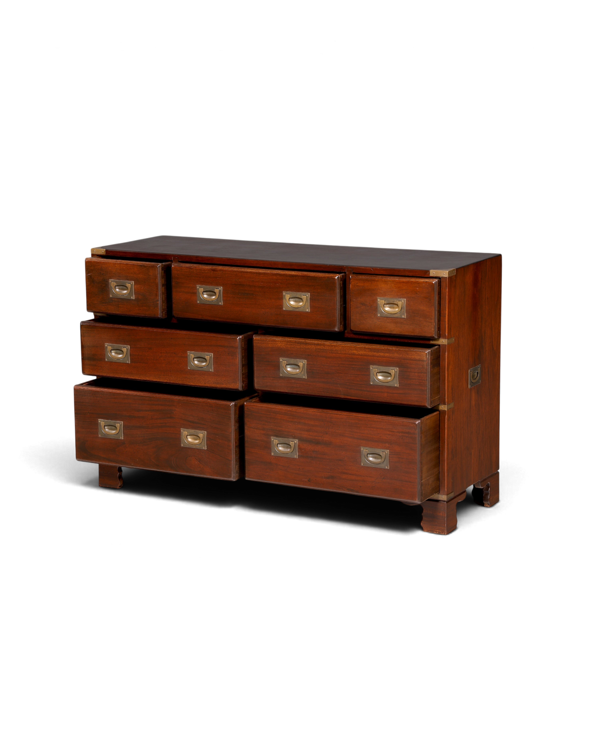 Hauptstadt Möblerei Sideboard im Military Chest Stil aus dunklem Echtholz mit Messingbeschlägen und Schubladen