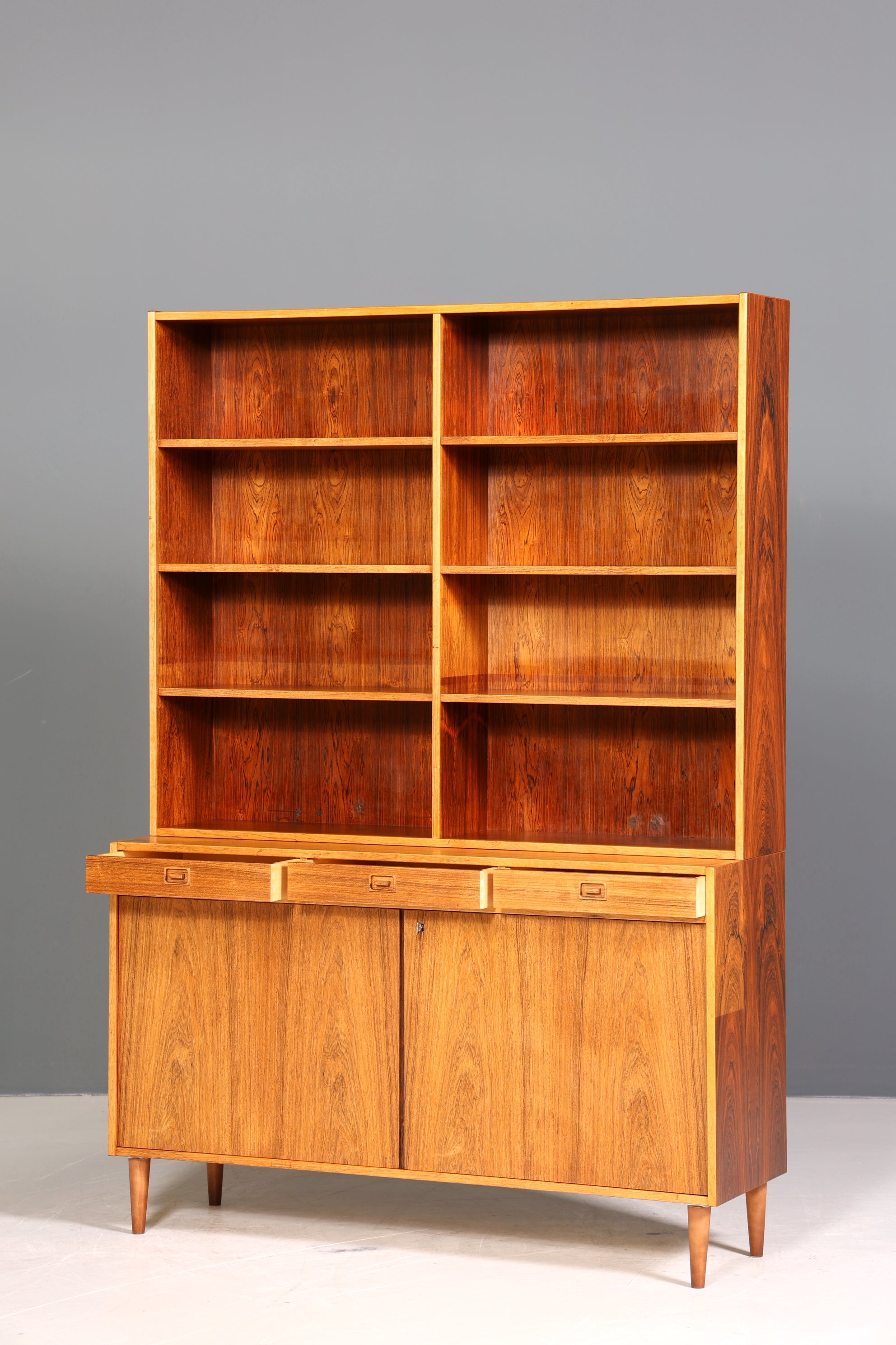 Traumhaftes Mid Century Regal echt Holz Schrank Danish Design Retro Kommode Vintage Bücherregal 60er Jahre 1 von 2
