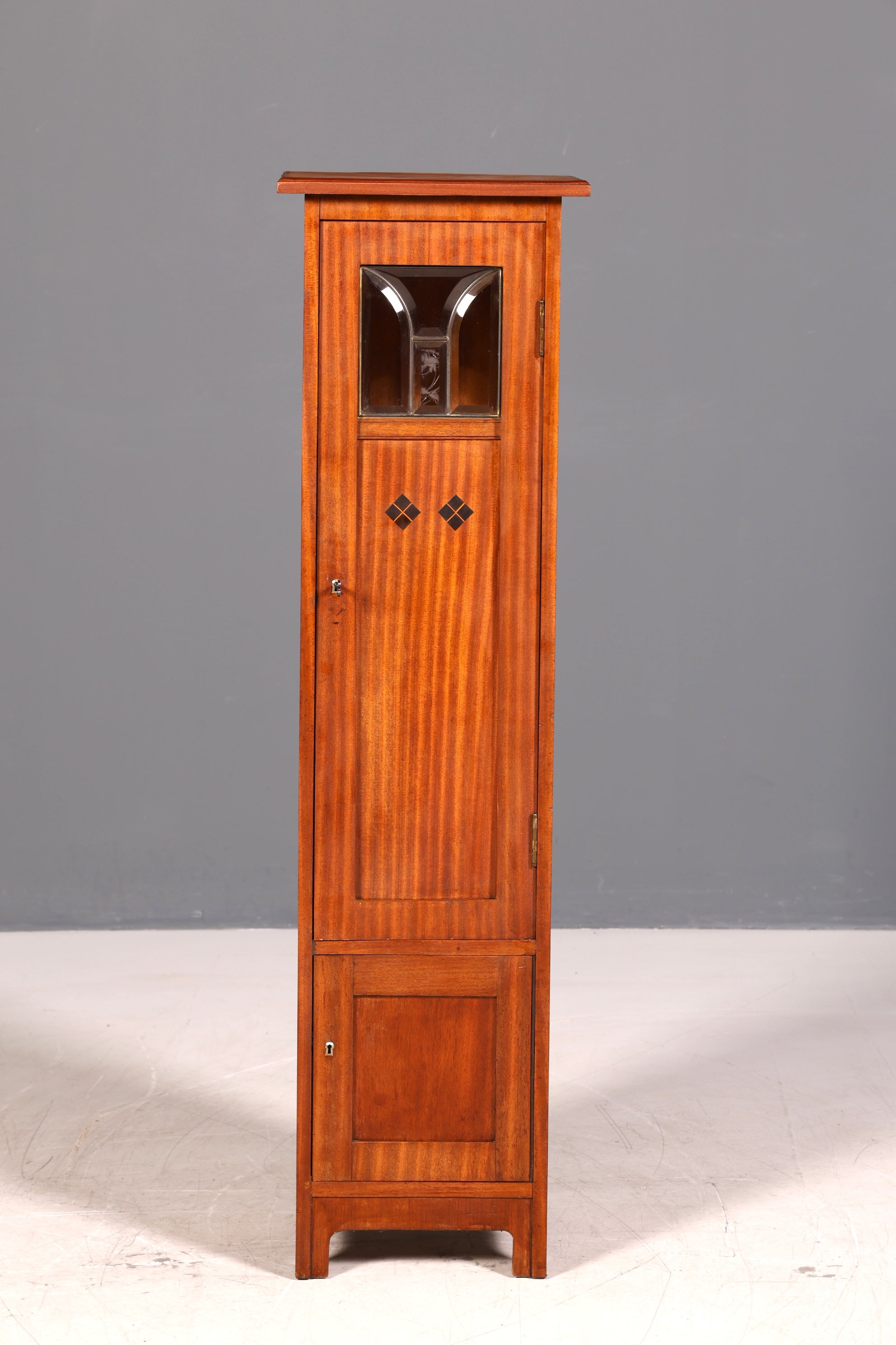 Prachtvolle Jugendstil Vitrine Antiker Bücherschrank Eiche Schrank Glasvitrine Geschirrschrank