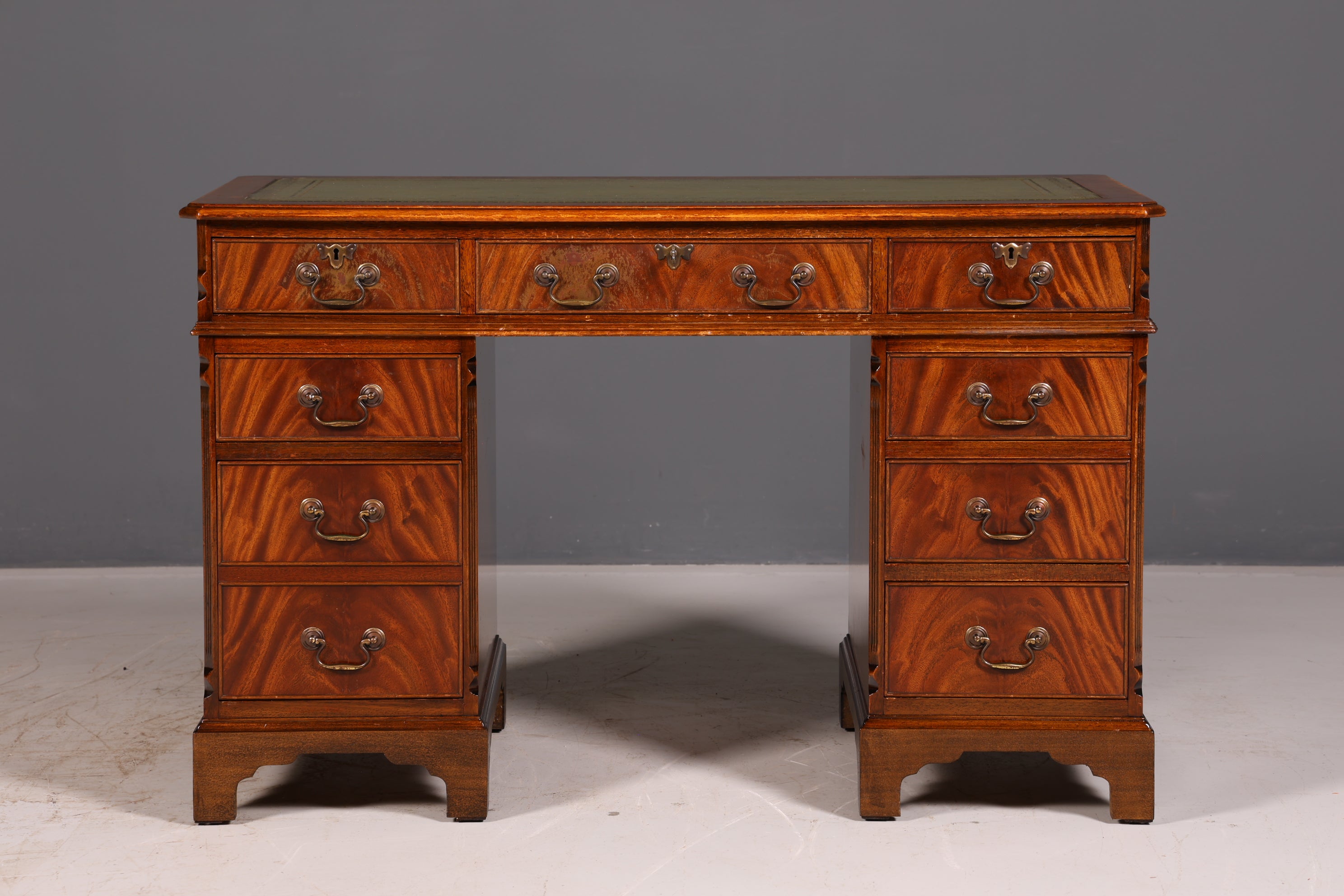 Wunderschöner Englischer Schreibtisch Mahagoni echt Lederauflage Bürotisch Antik Office Desk Vintage