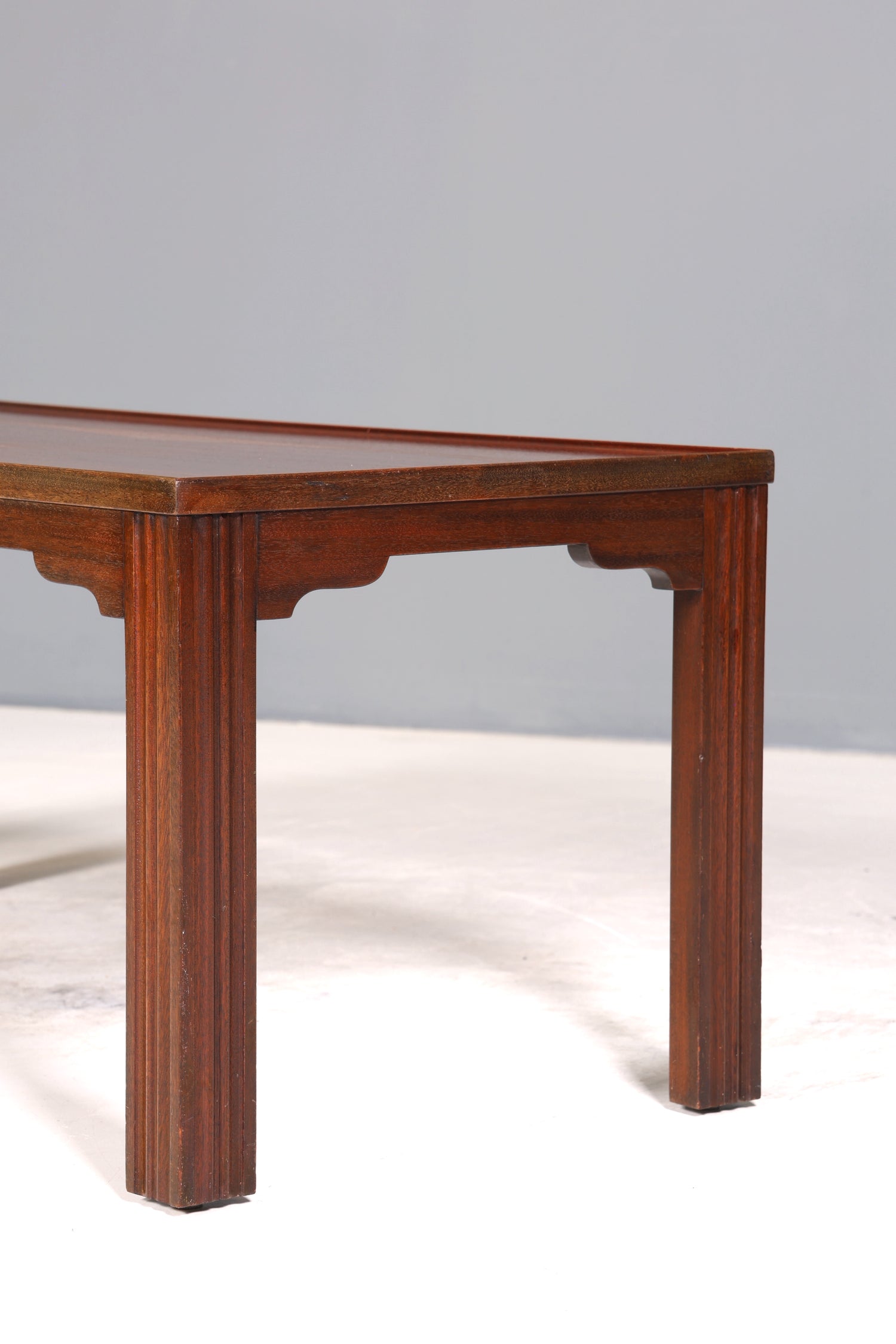 Traumhafter Tisch im Englischen Stil Couchtisch Mahagoni Antik Stil Ablagetisch