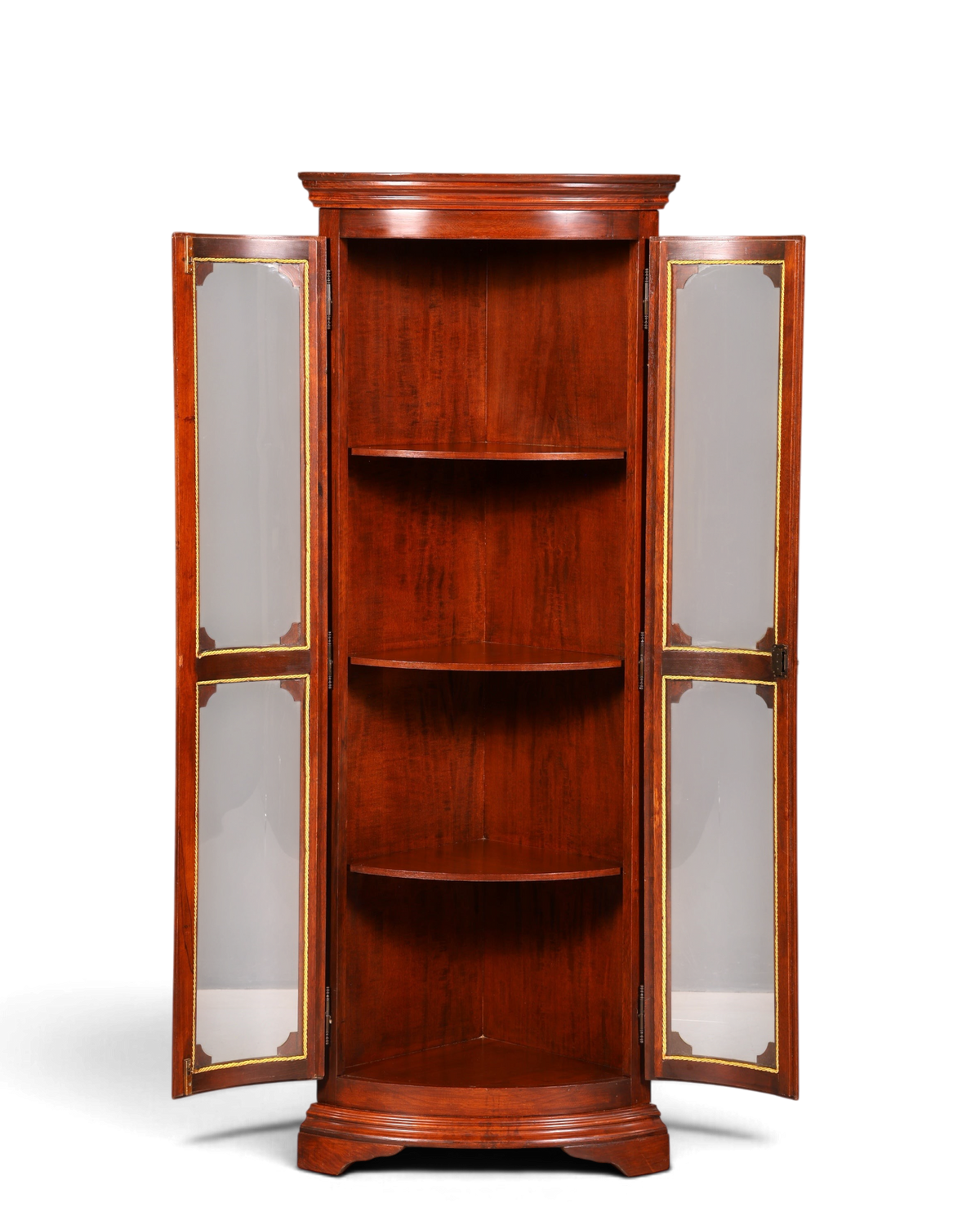 Hauptstadt Möblerei Selva Eckvitrine aus massivem Holz im antiken Stil mit Glastüren und drei Regalböden