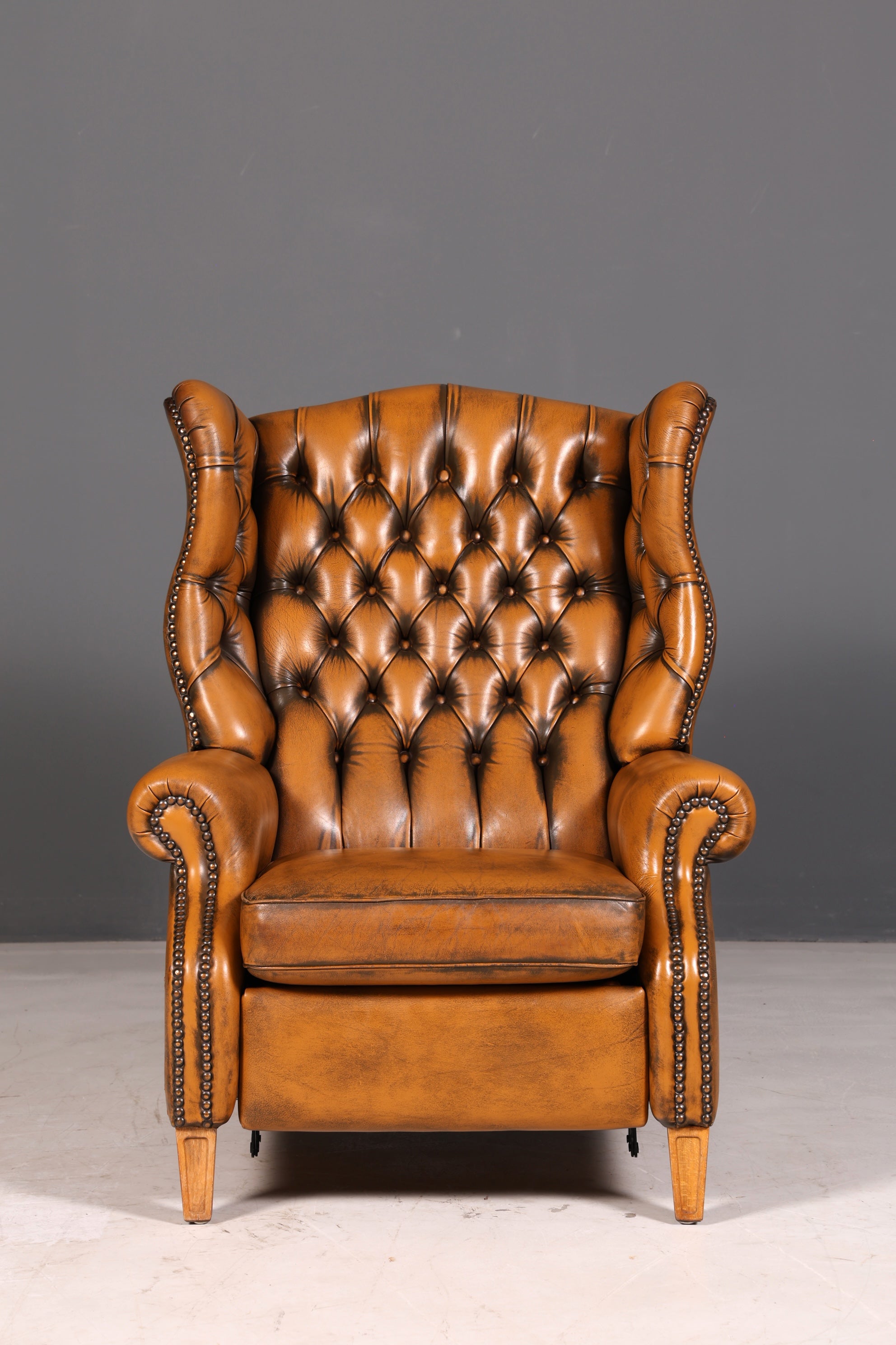 Wunderschöner Original Chesterfield Ohrenbackensessel Englisch Echt Leder Herrensessel Relaxsessel Liegefunktion Vintage