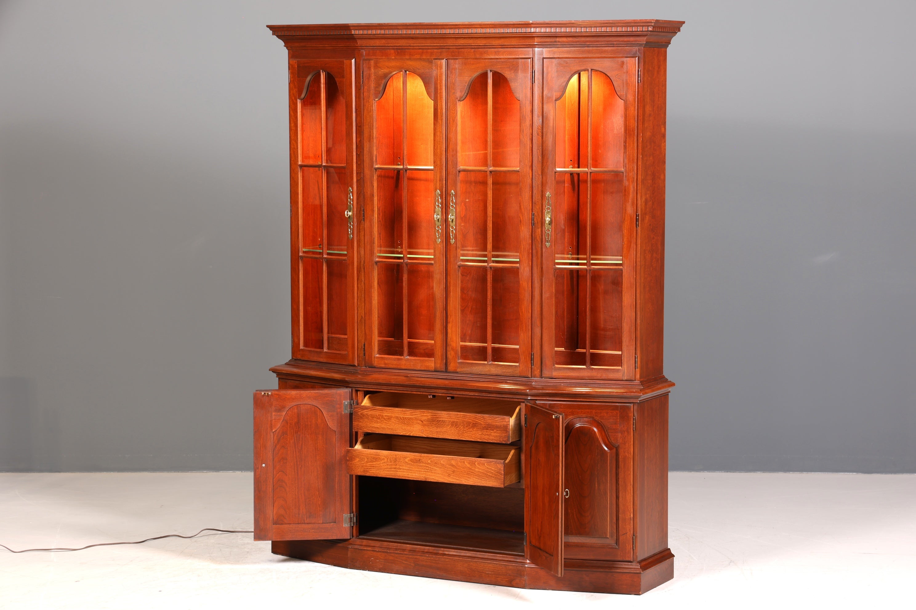 Stilvolle Original Pennsylvania House Vitrine Bücherschrank USA Schrank Buffet Schrank Regal