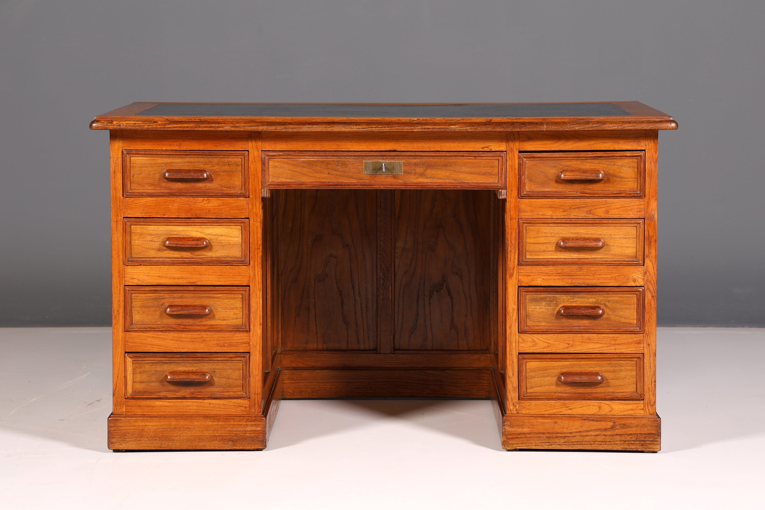 Wunderschöner Schreibtisch im Bauhaus Stil Art Deco Bürotisch Office Table Eiche Antik Vintage