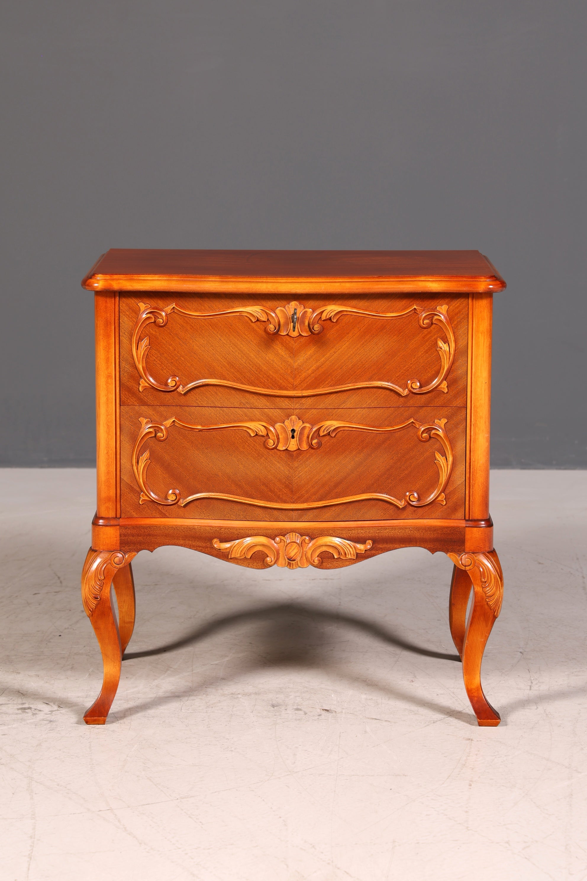 G676 Finish Wunderschöne Chippendale Kommode Barock Stil Nachttisch echt Holz Beistelltisch Ablagetisch (Kopie)