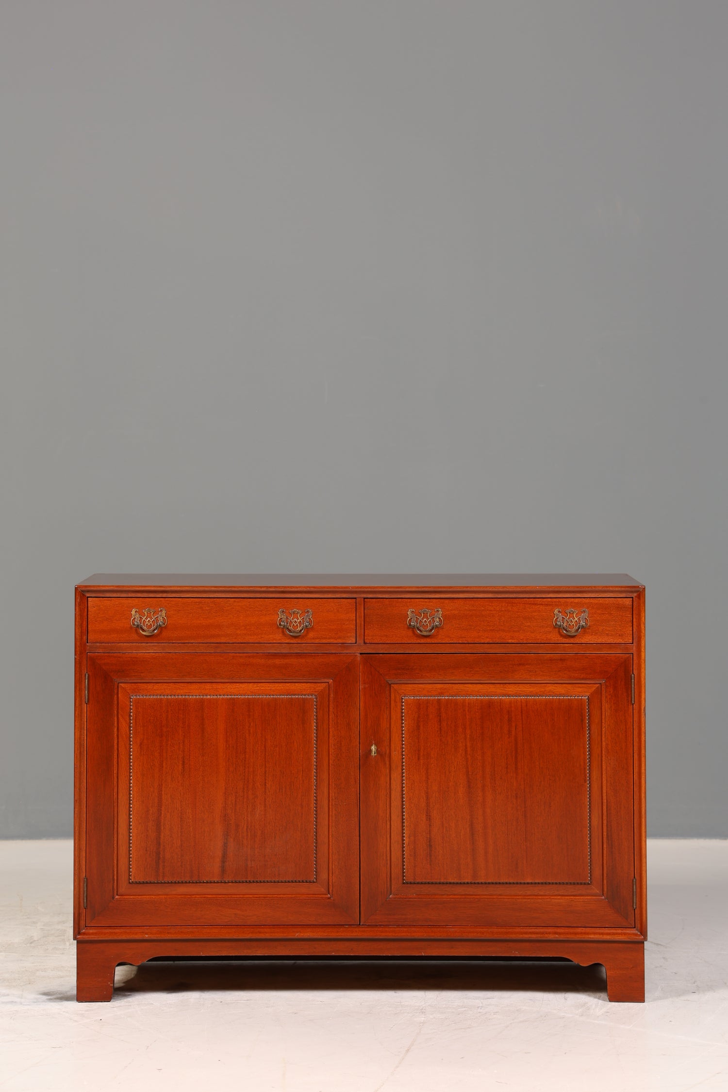 Wunderschöne Englische Kommode Holz TV Schrank echt Holz Antik Sideboard 2 von 2