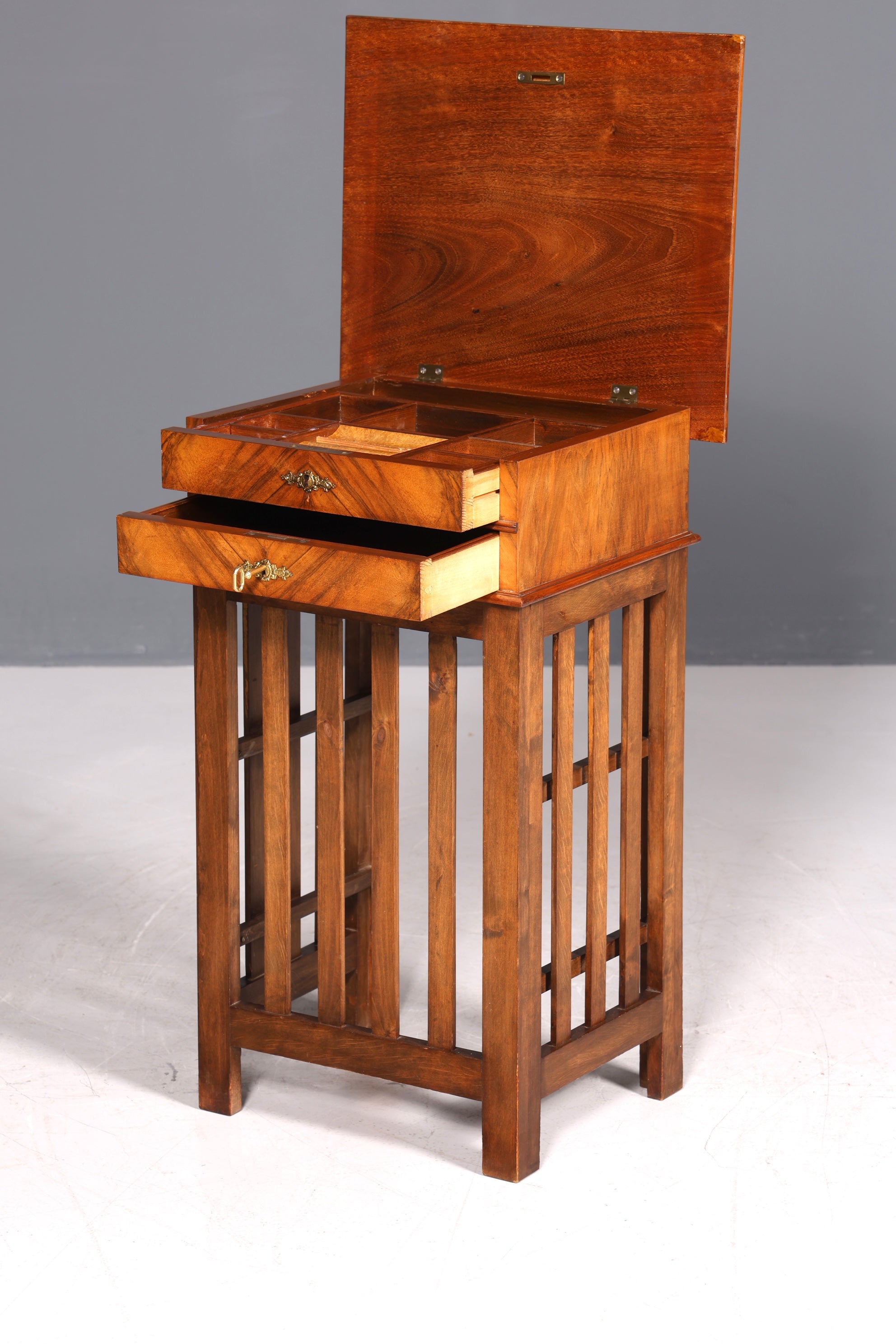 Traumhafter Louis Philippe Beistelltisch Gründerzeit Nähtisch Antik um 1880