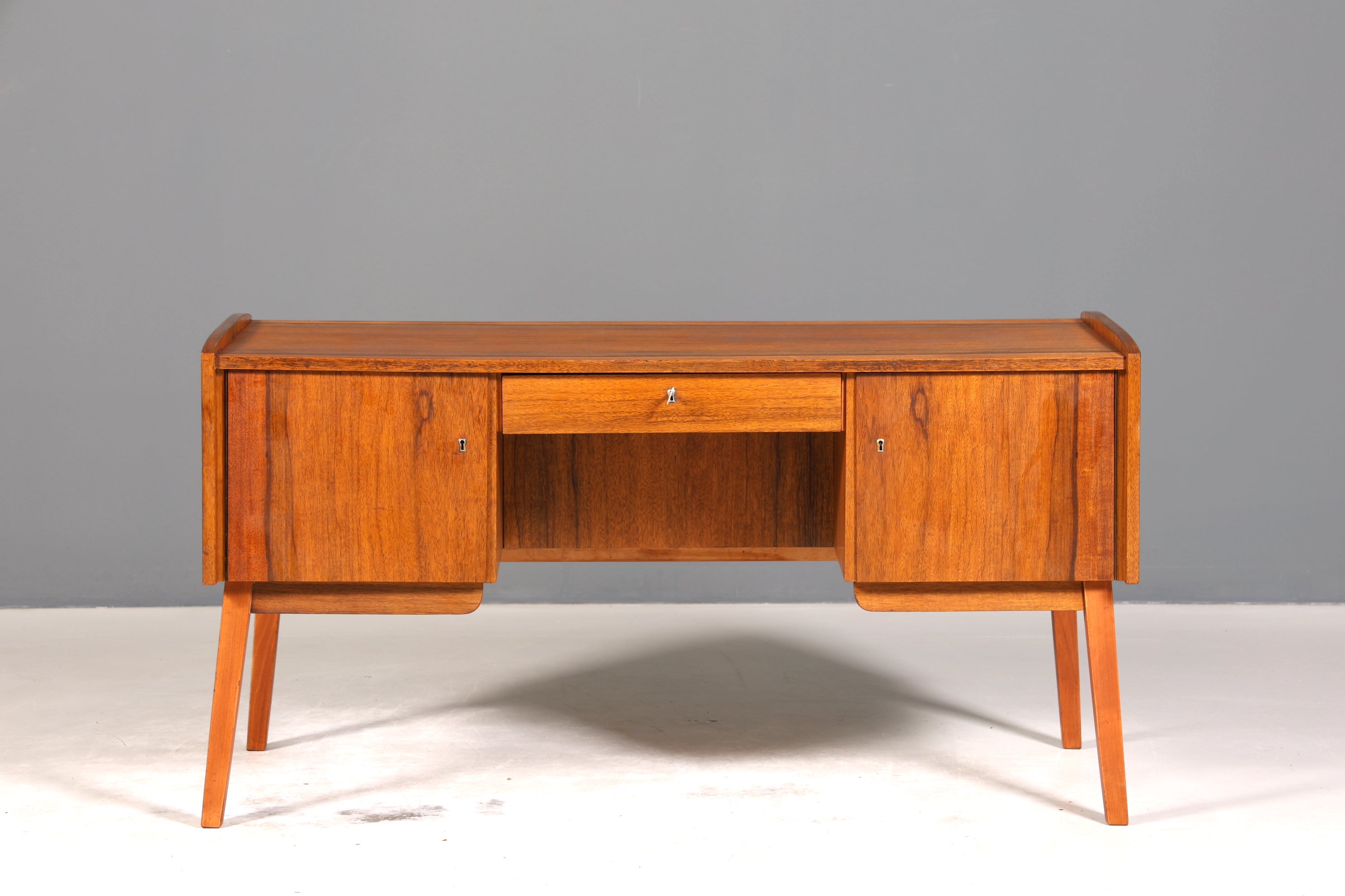 Wunderschöner Mid Century Schreibtisch Danish Design Bürotisch Vintage Office Table