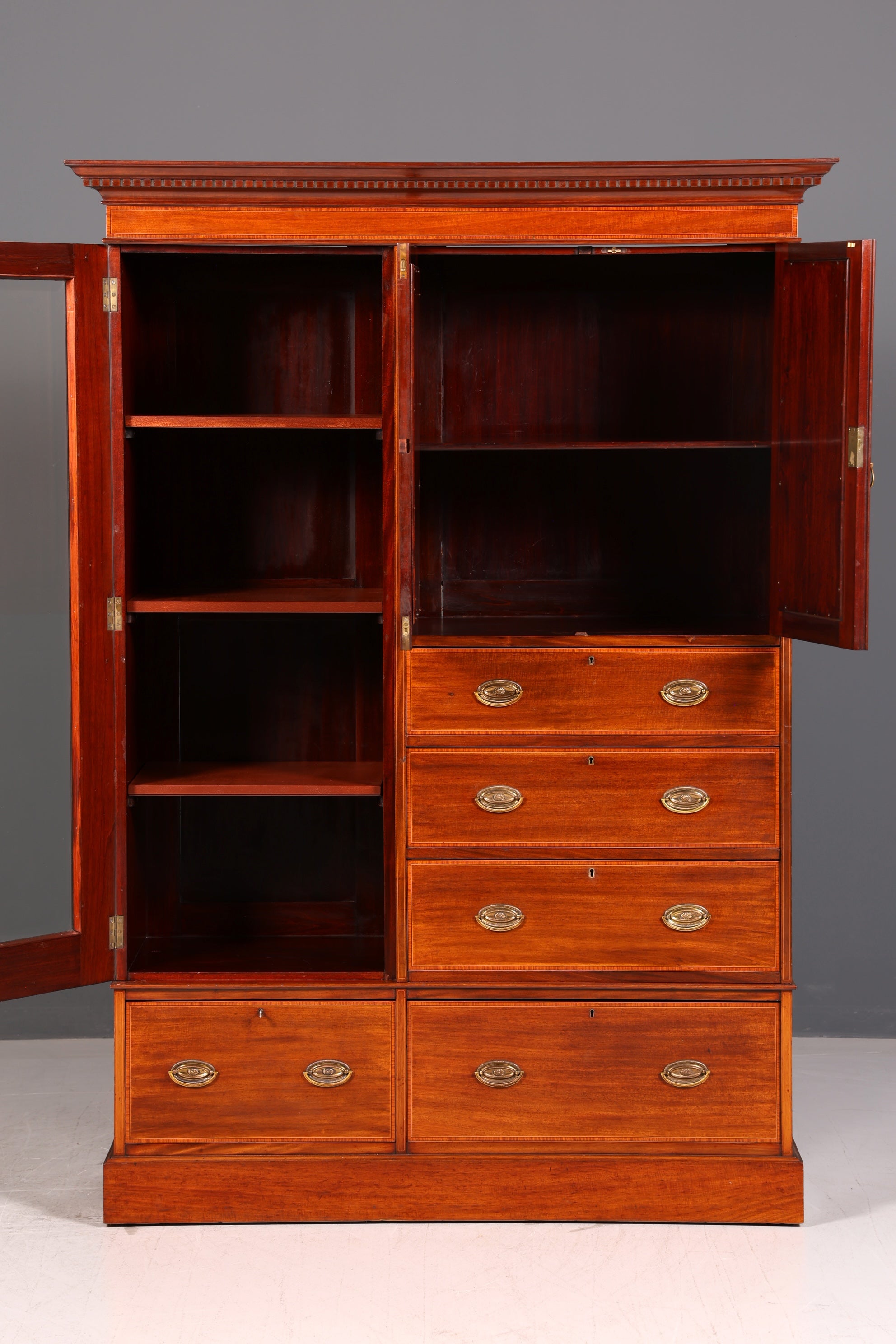 Beeindruckender Antiker Englischer Vitrine Kleiderschrank Wäscheschrank Dielenschrank Schrank Vintage