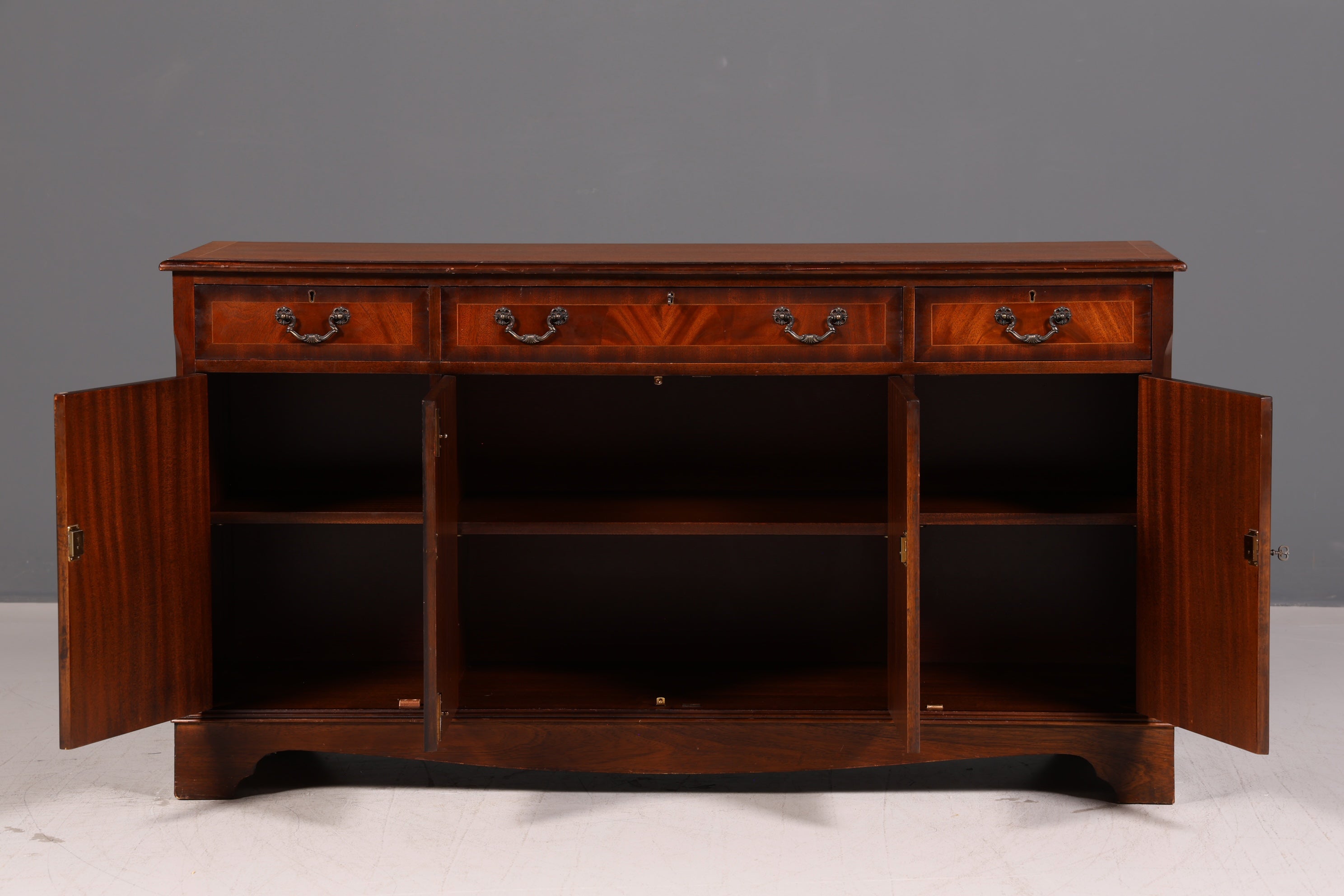 Wunderschönes Englisches Sideboard Mahagoni Schrank 60er Buffetschrank Kommode Anrichte Vintage