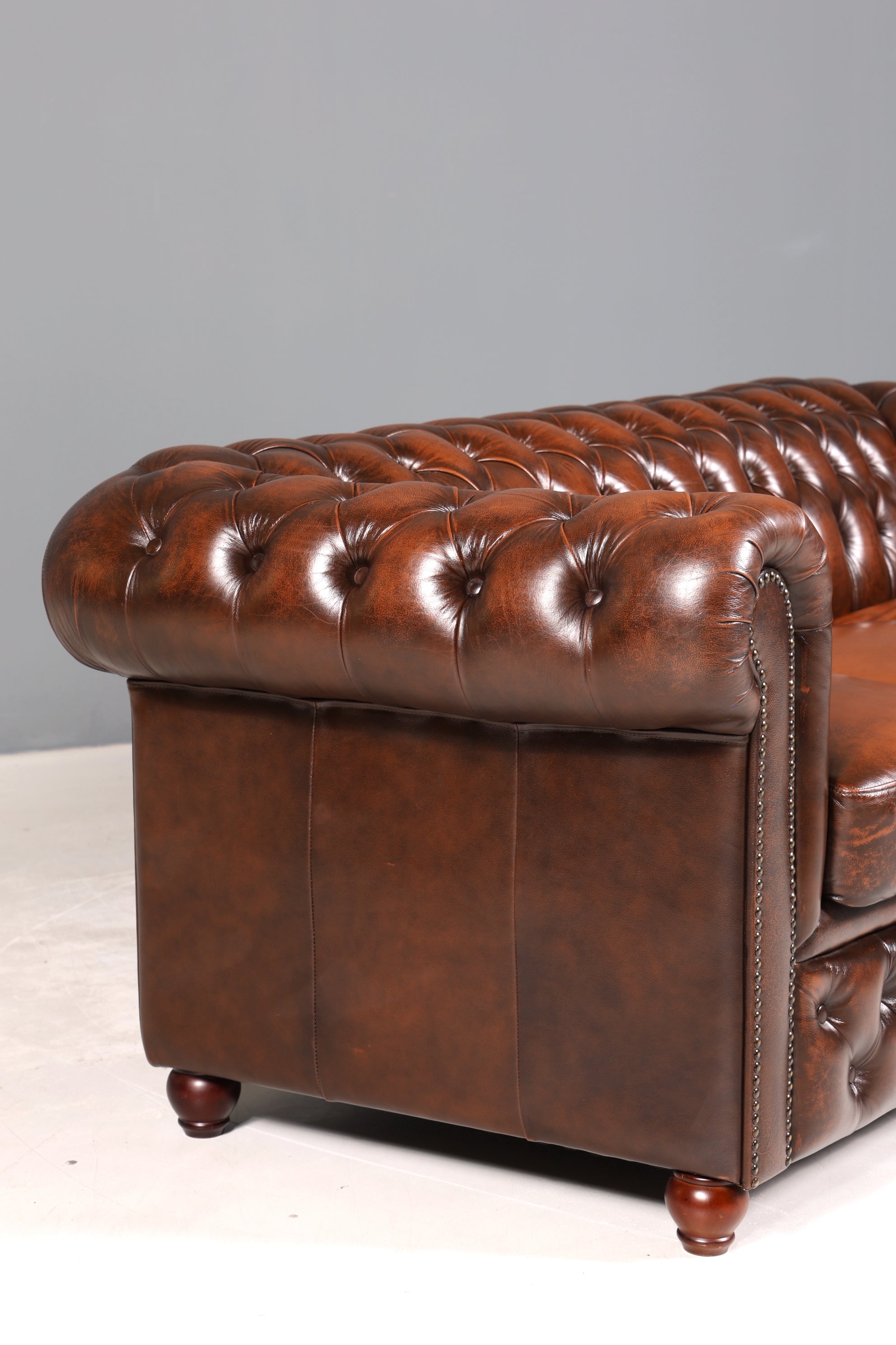 Wunderschönes Original Chesterfield Sofa 3- Sitzer echt Leder Couch Herrensofa