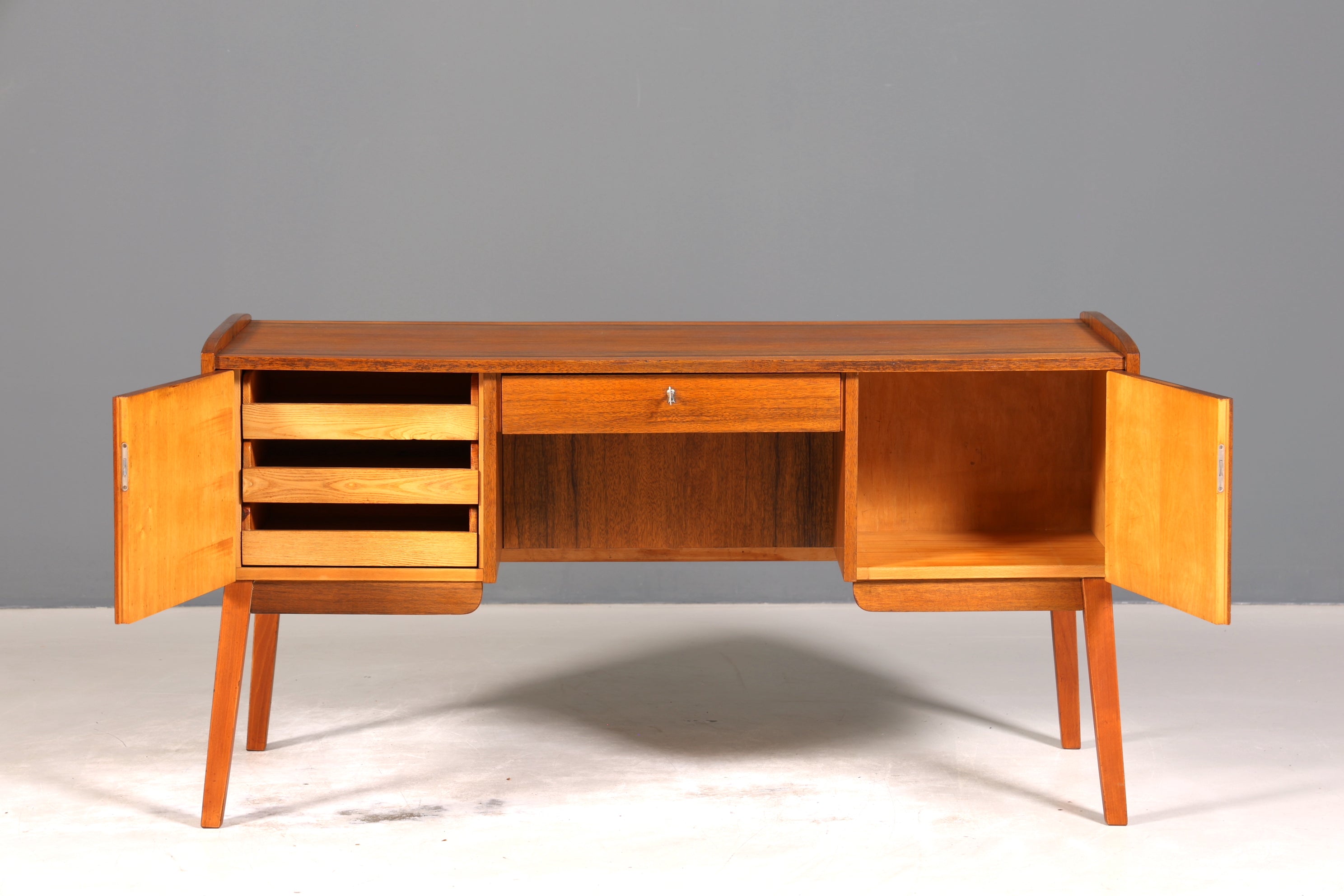 Wunderschöner Mid Century Schreibtisch Danish Design Bürotisch Vintage Office Table