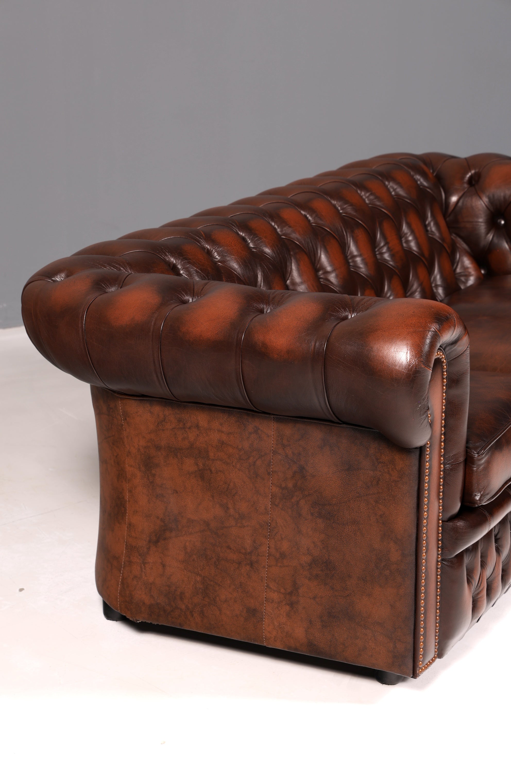 Beautiful Original Centurion Chesterfield 3-Seater Genuine Leather Sofa English Upholstered Sofa Leather Sofa