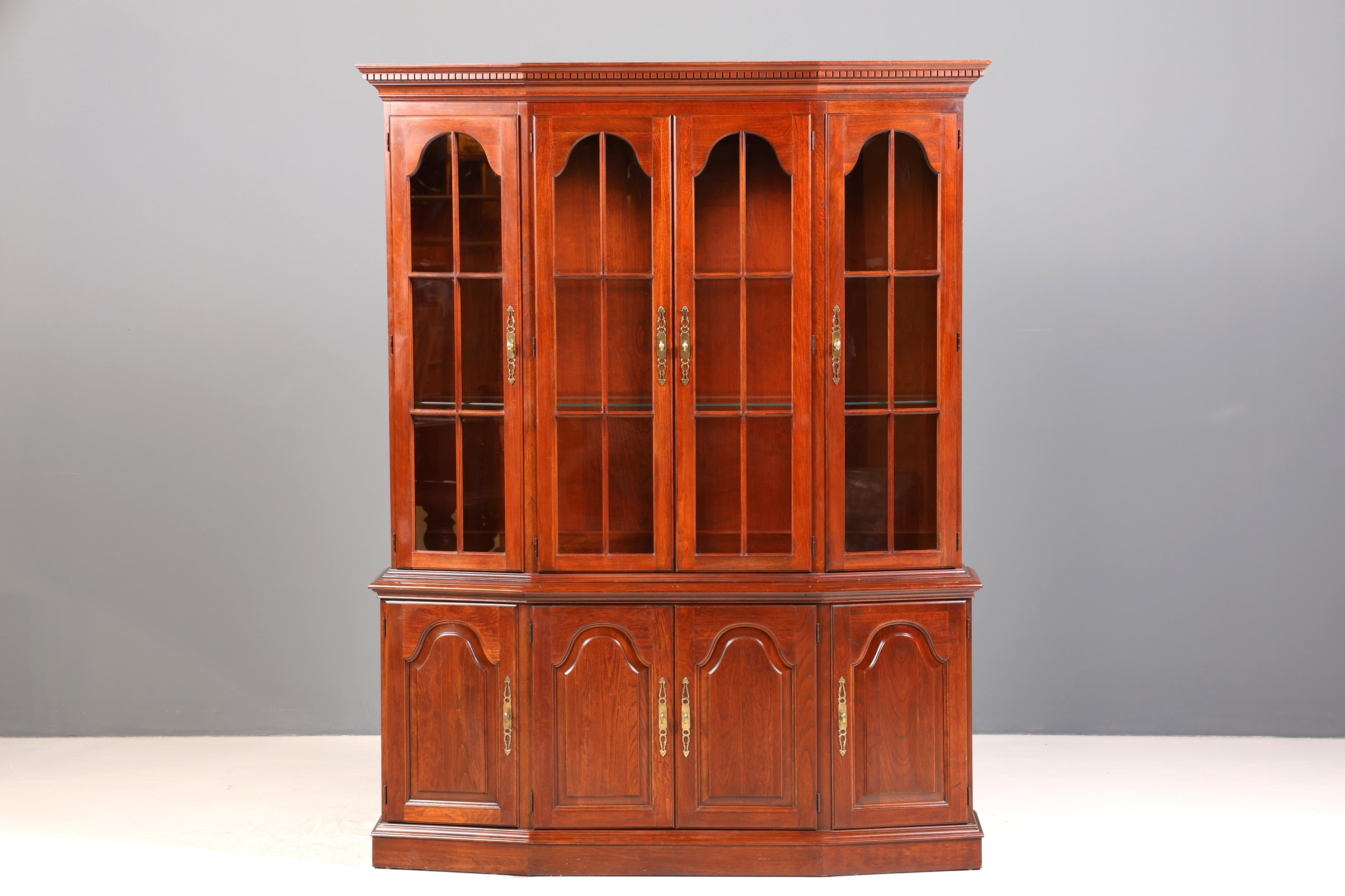 Stilvolle Original Pennsylvania House Vitrine Bücherschrank USA Schrank Buffet Schrank Regal