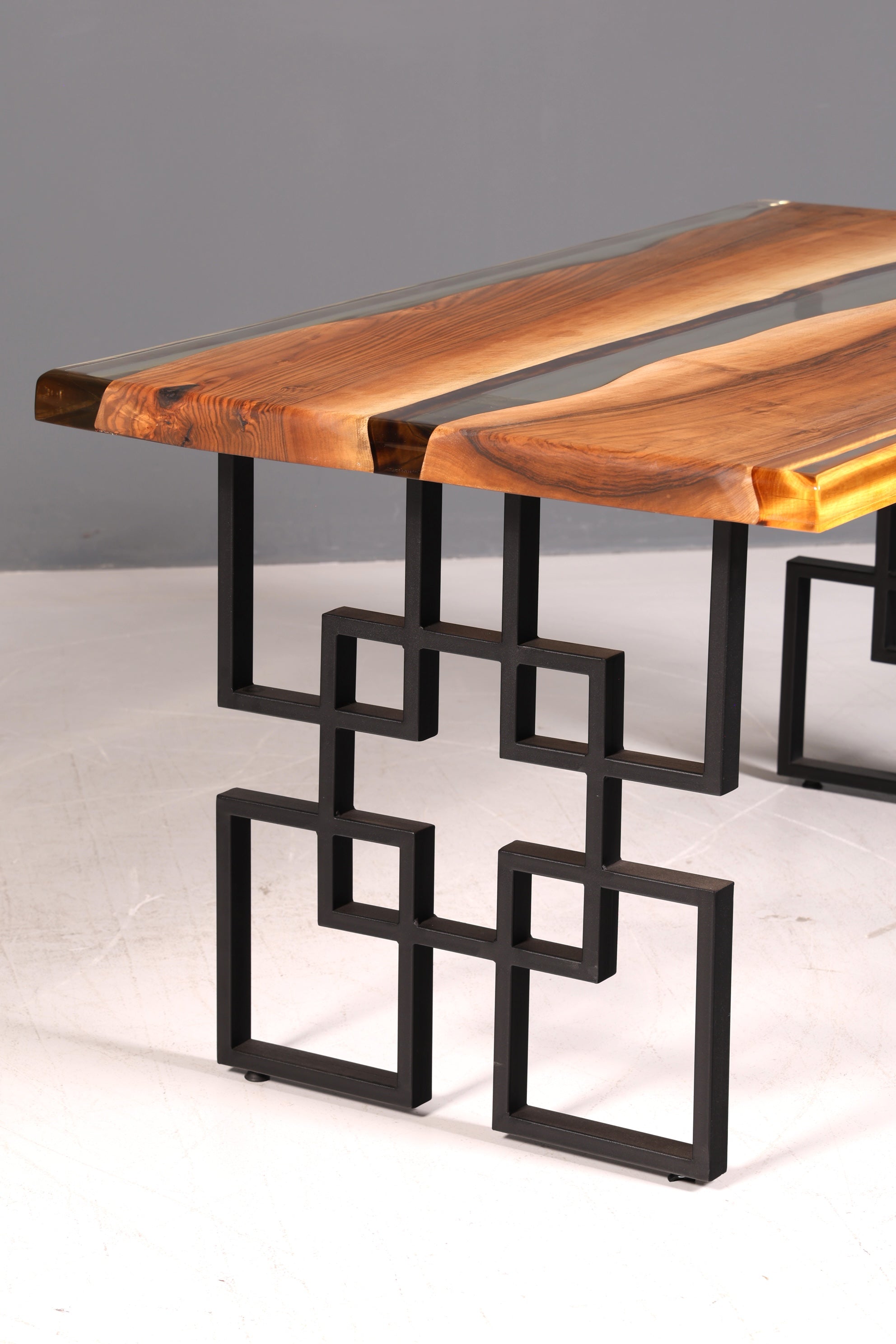 Beeindruckender Epoxidharz Tisch Nussbaum Esstisch Massivholz River Table Esszimmertisch Küchentisch Wohnzimmertisch Unikat