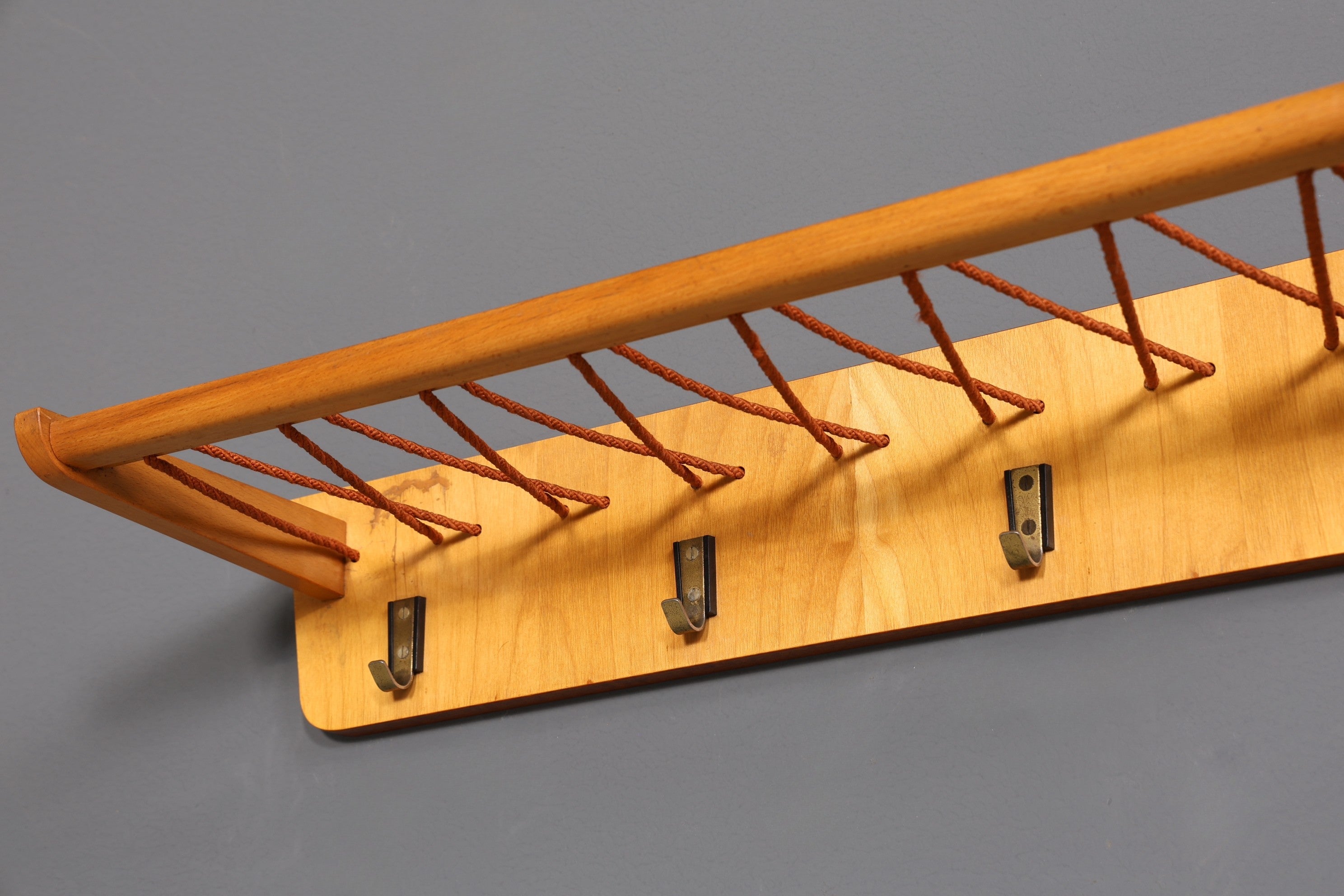 Schlichte Mid Century Garderobe Retro Hutablage Vintage Hakenleiste 60s Hakenleiste