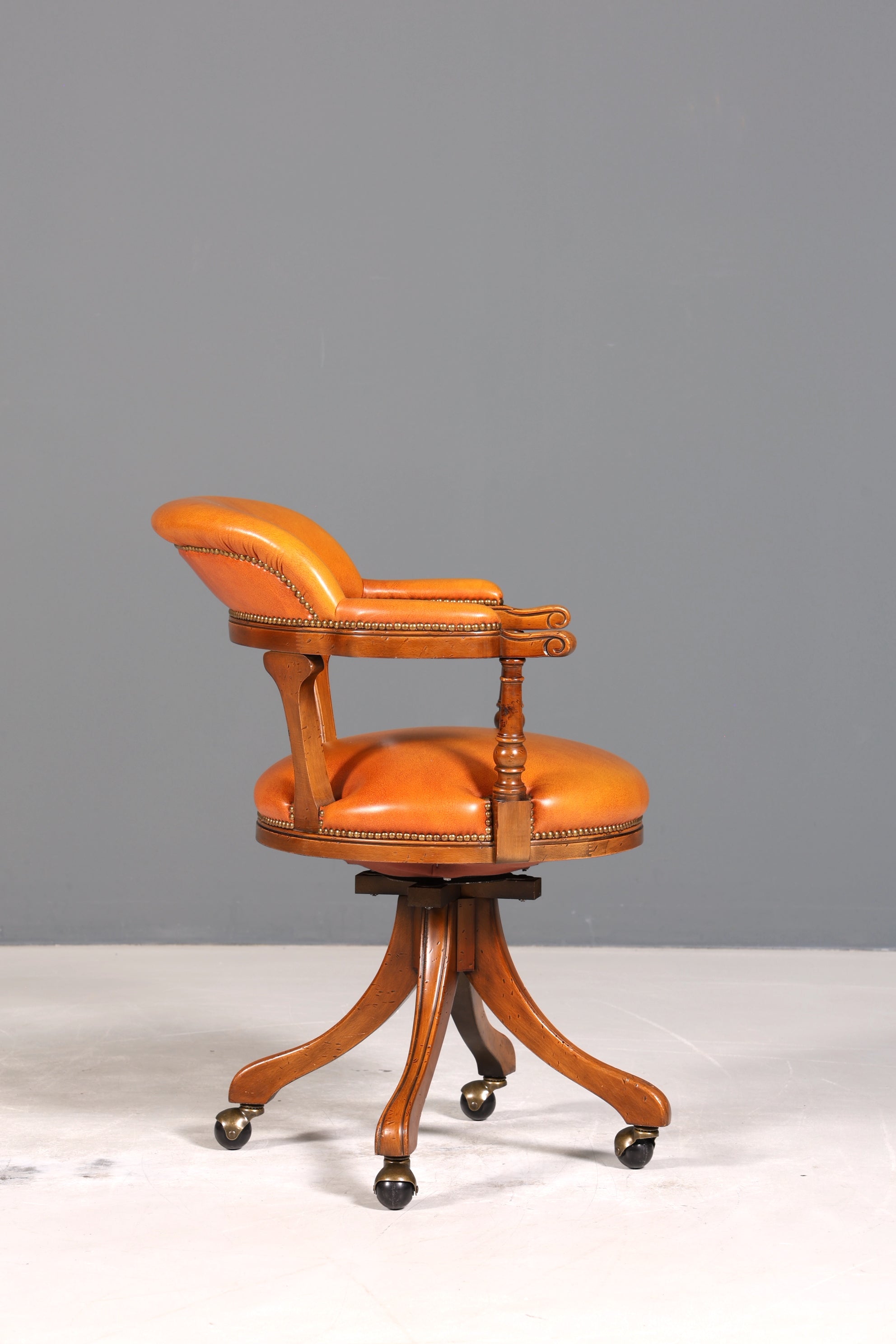 Wunderschöner Englischer Bürostuhl Captain Chair Englisch Cognac echt Leder Sessel Bürosessel