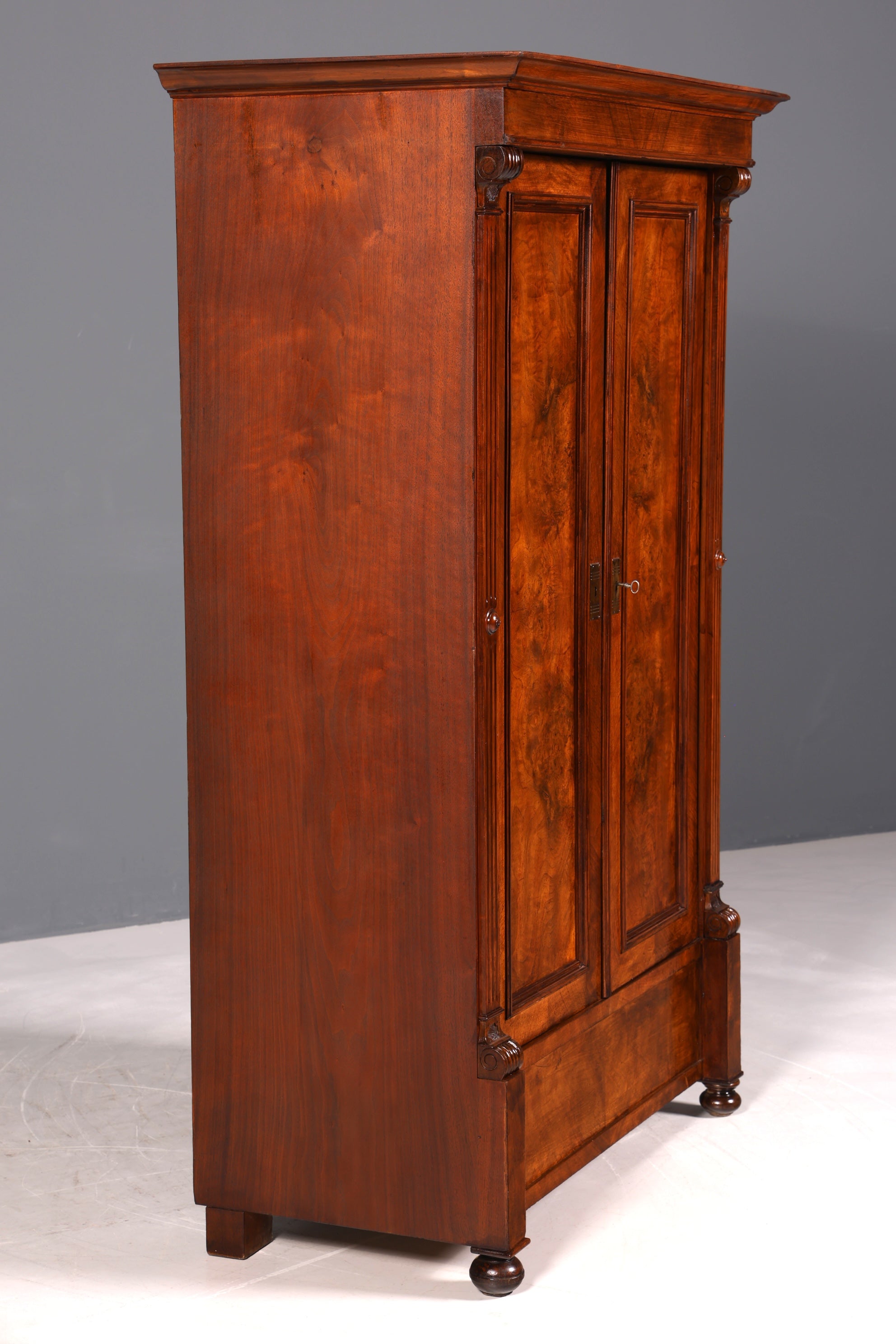 Edler Gründerzeit Schrank um 1880 Kleiderschrank Antik Jugendstil Wäscheschrank Dielenschrank