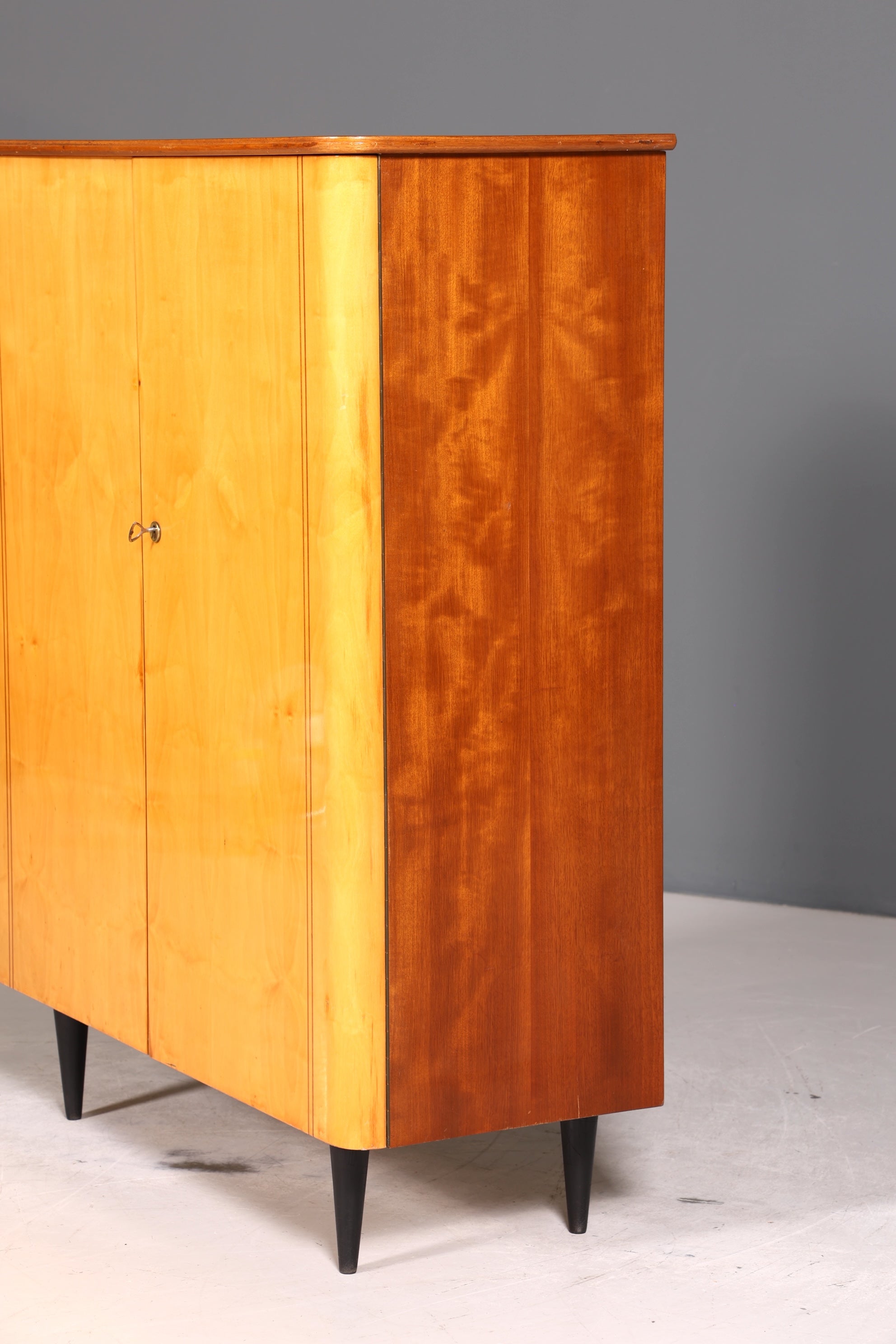 Wunderschöner Mid Century Schrank 60er Jahre Wäscheschrank Aktenschrank Kommode Kleiderschrank