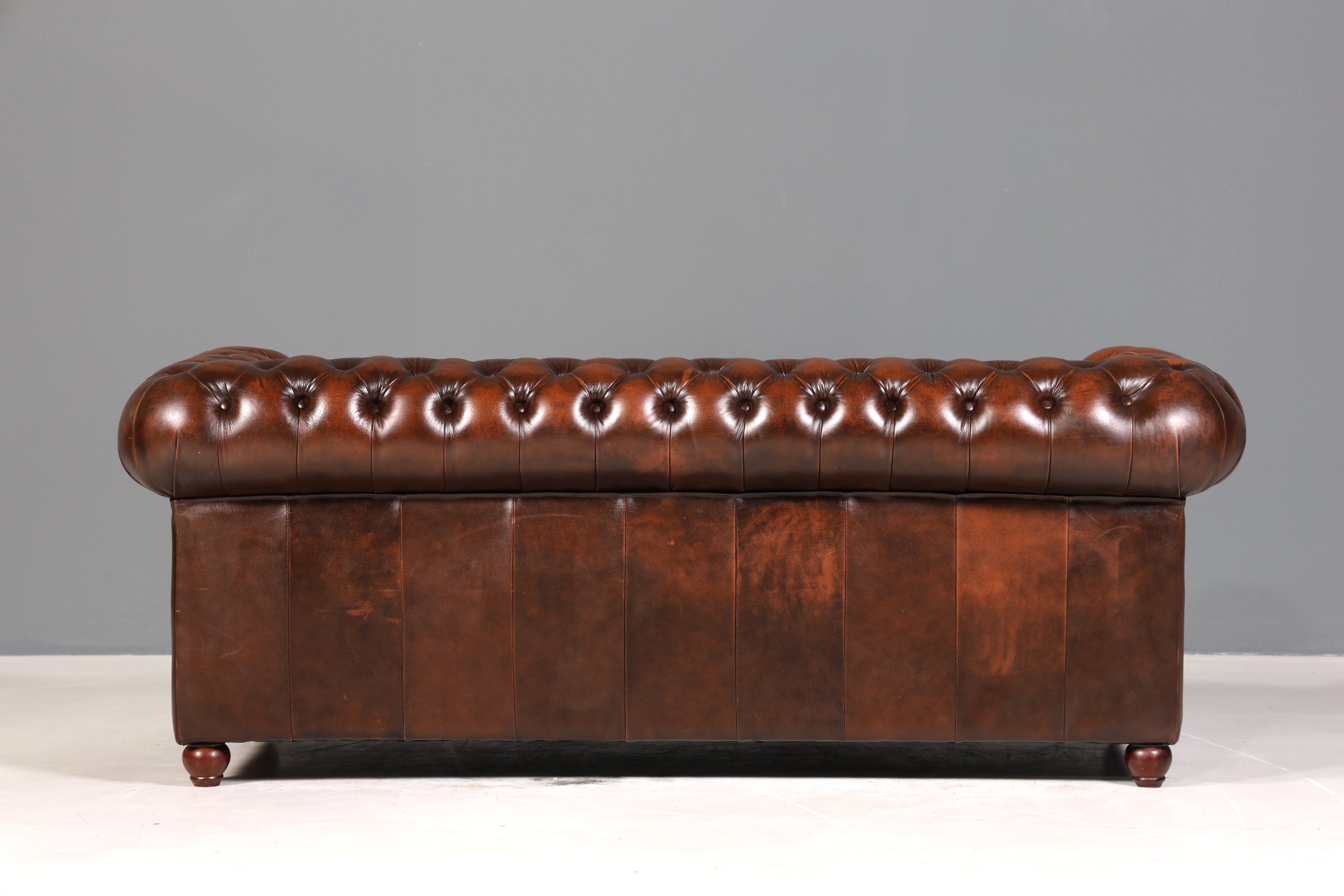 Wunderschönes Original Chesterfield Sofa 3- Sitzer echt Leder Couch Herrensofa