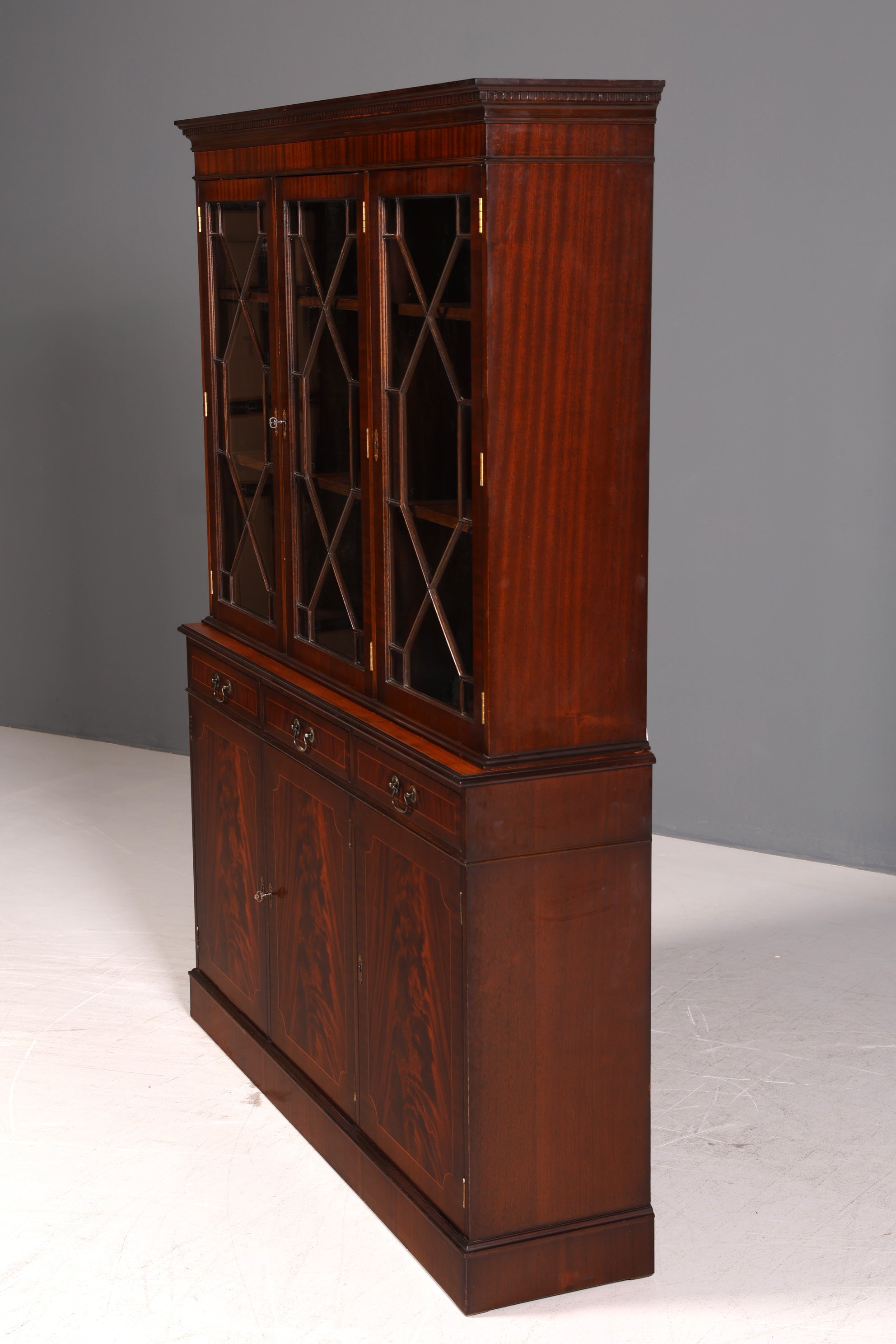 Wunderschöne Englische Vitrine Mahagoni Bibliothek Bücherschrank Buffet Schrank 60er Glasvitrine Vintage