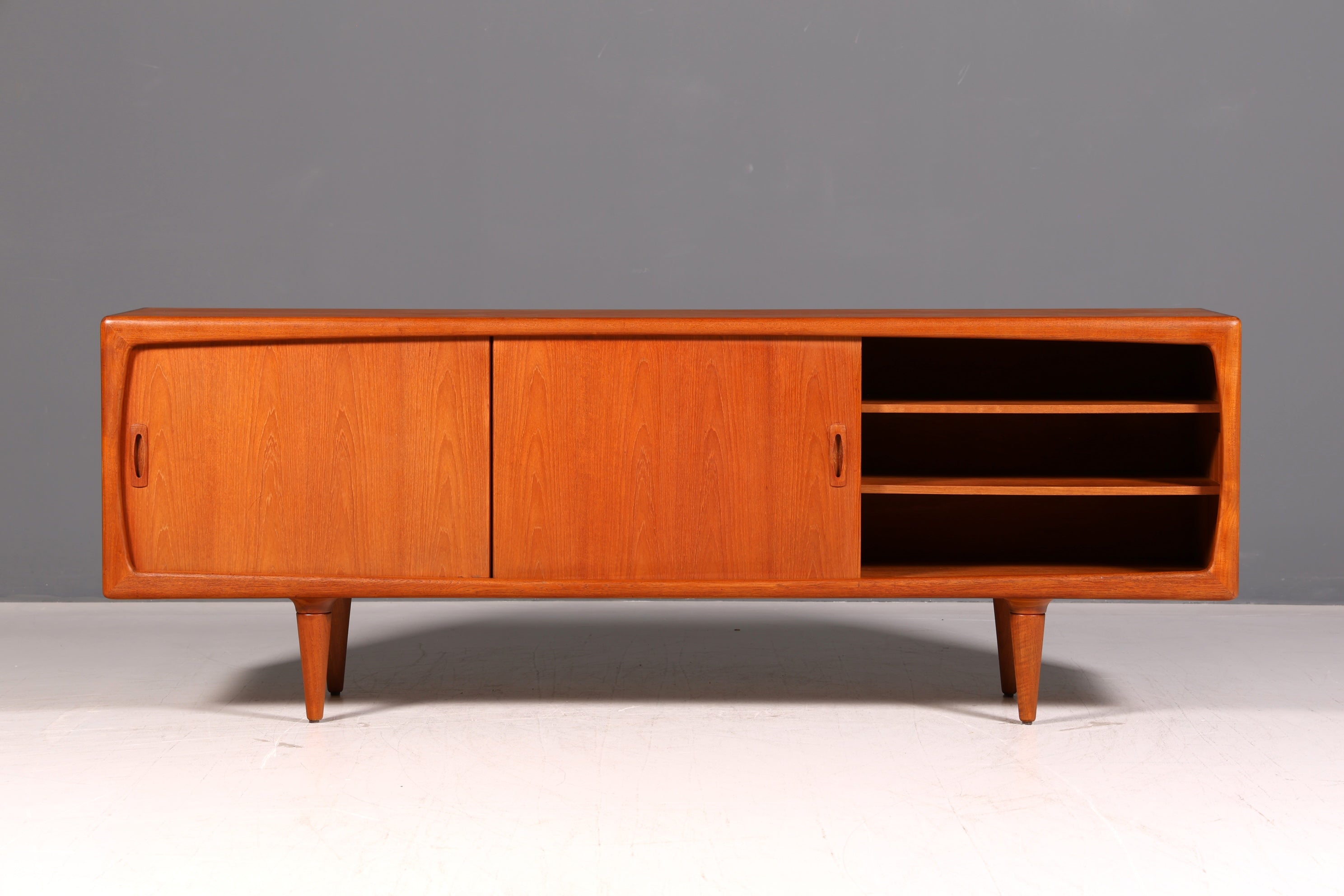 Beeindruckendes Original H.P. Hansen XXL Sideboard Teak Holz TV Kommode Lowboard Danish Design Vintage Schrank