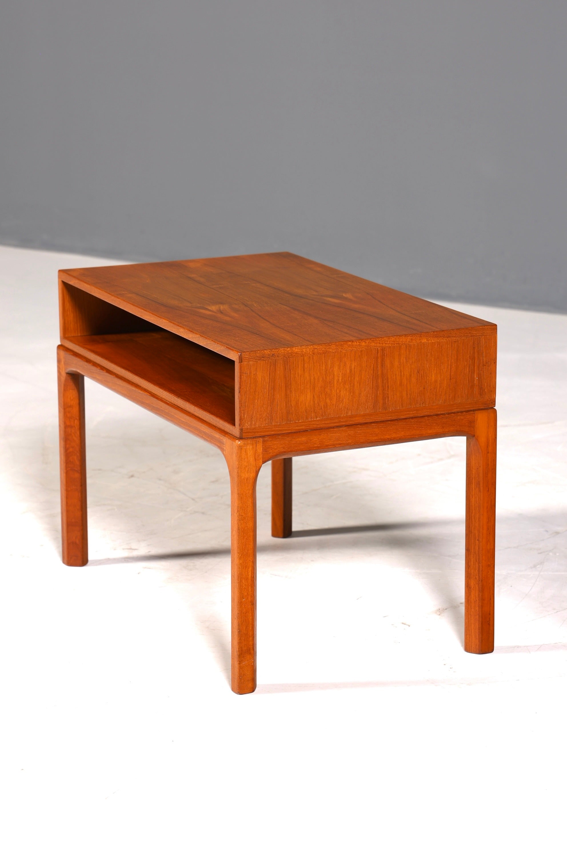 Wunderschöner Aksel Kjersgaard Beisteltlisch Mid Century Ablage Tisch Teak Holz Danish Design Nachttisch