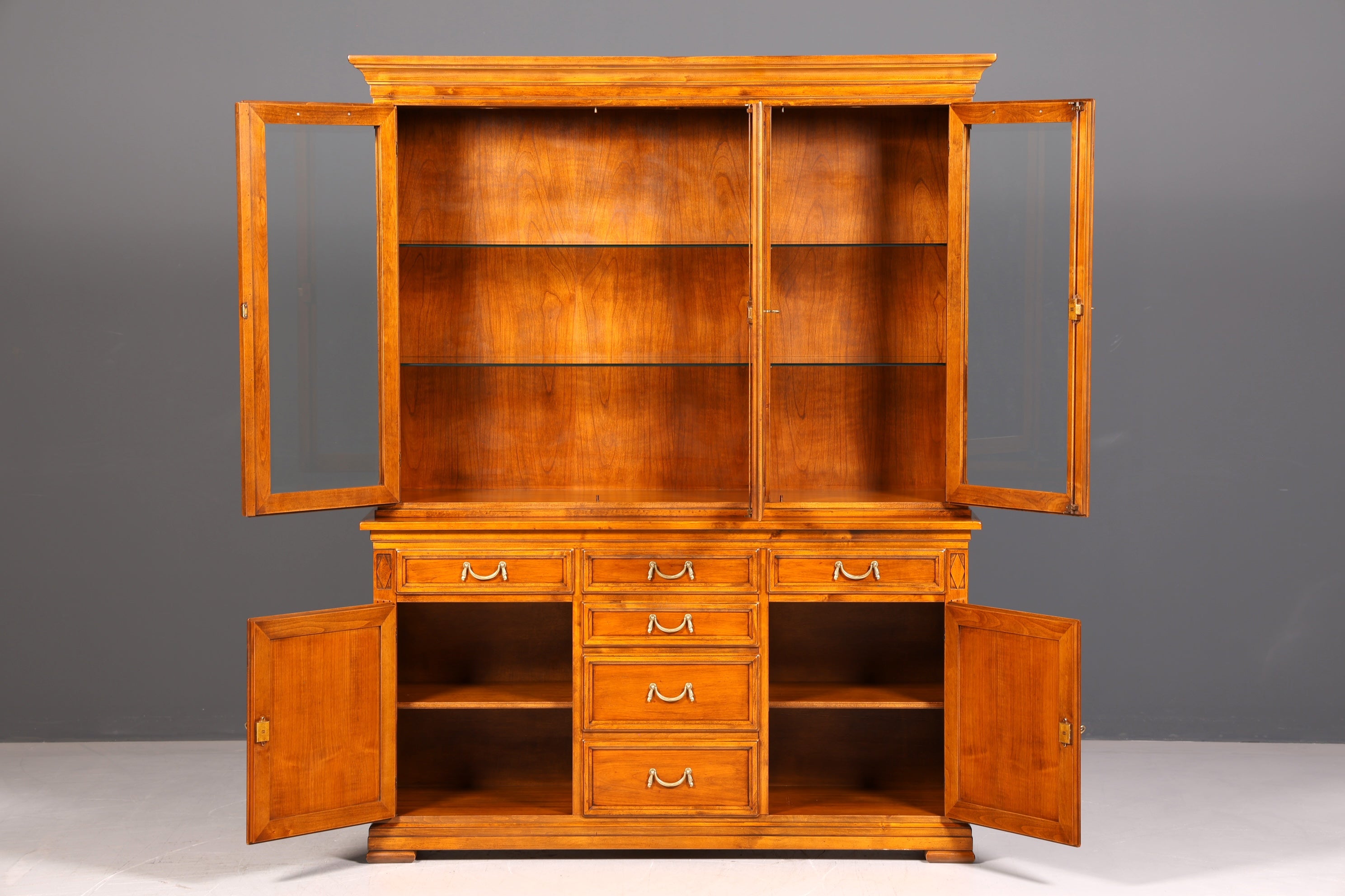 Wunderschöne Original Selva Vitrine Villa Borghese Antik Massivholz Buffet Schrank Bibliothek Glasvitrine Made in Italy
