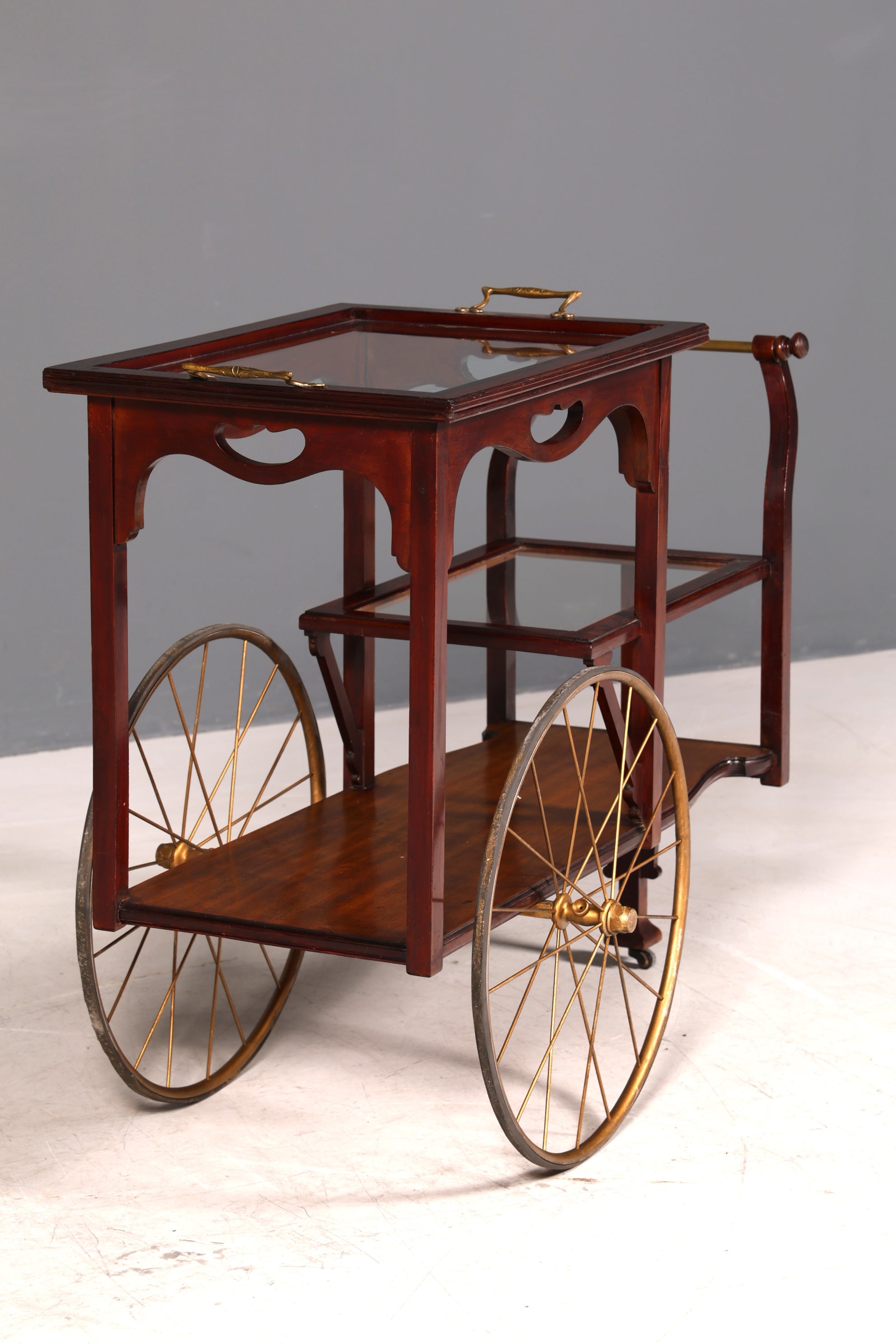 Wunderschöner filigraner Jugendstil Servierwagen Antik Glas Barwagen Teewagen um 1910