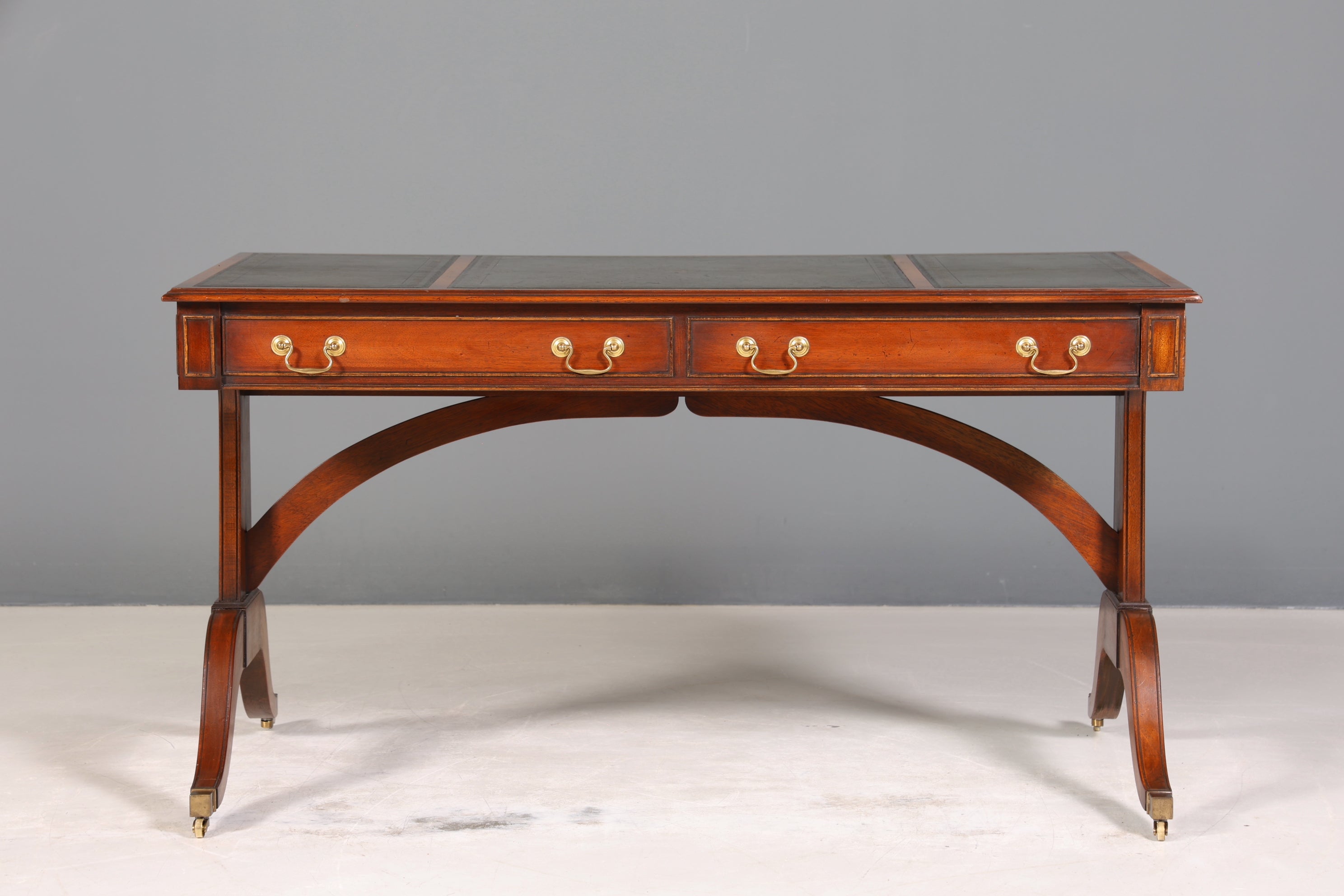 Wunderschöner Englischer Schreibtisch echt Lederauflage Regency Stil Bürotisch Antik Stil Office Desk