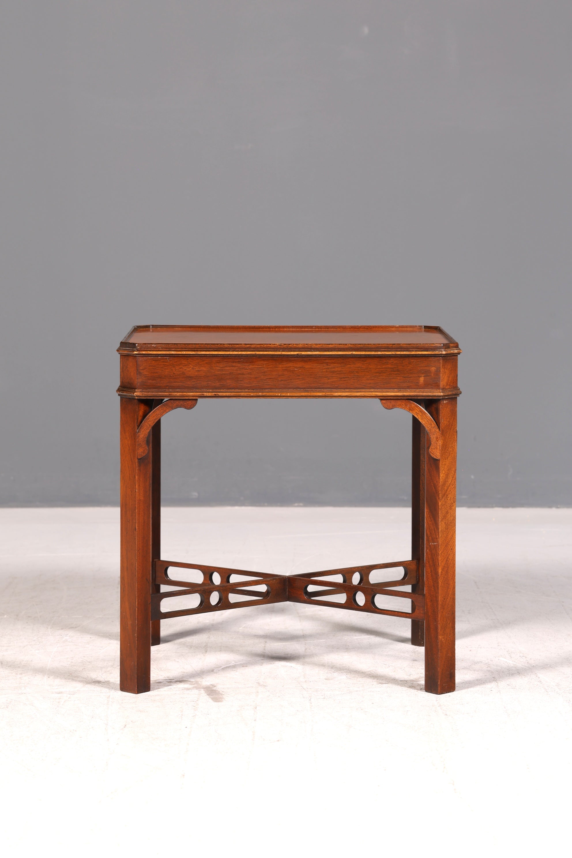 Edler Englischer Beistelltisch der Marke Bevan Funnell Mahagoni Side Table Ablagetisch Antik Vintage