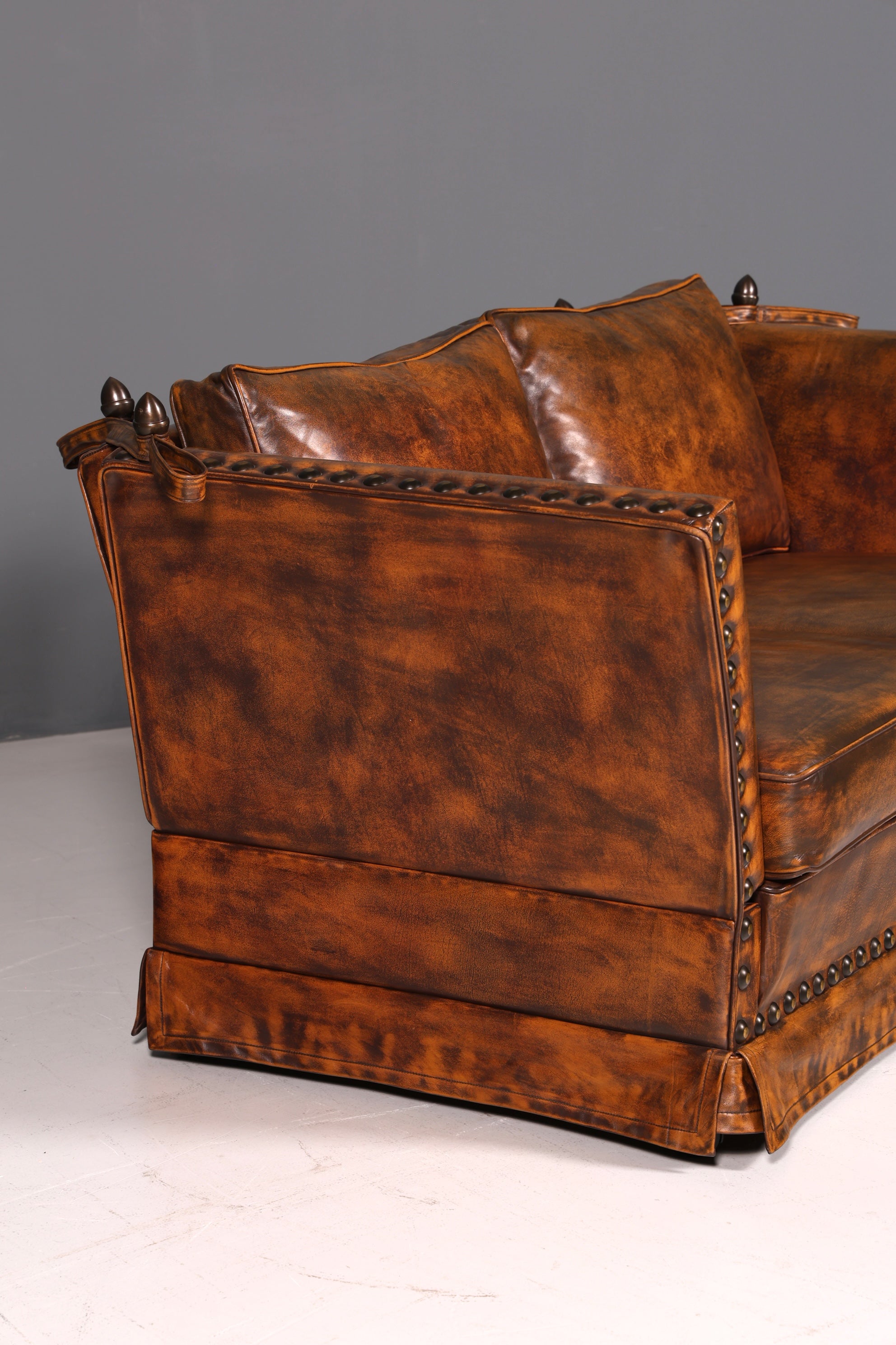 Wunderschönes Englisches Sofa im Knole Stil echt Leder Couch Englisch Polstersofa Antik Stil
