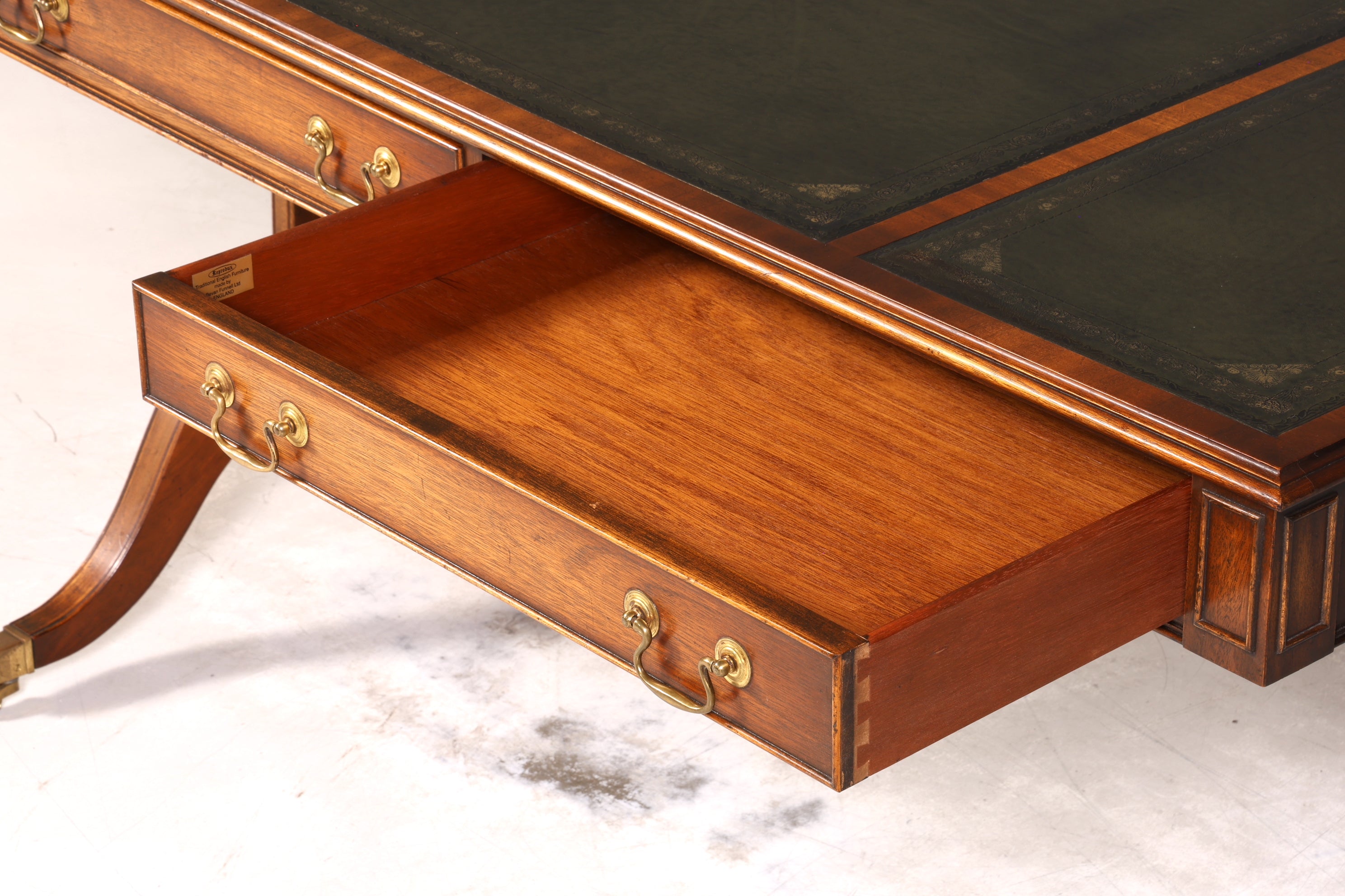 Wunderschöner Englischer Schreibtisch echt Lederauflage Regency Stil Bürotisch Antik Stil Office Desk