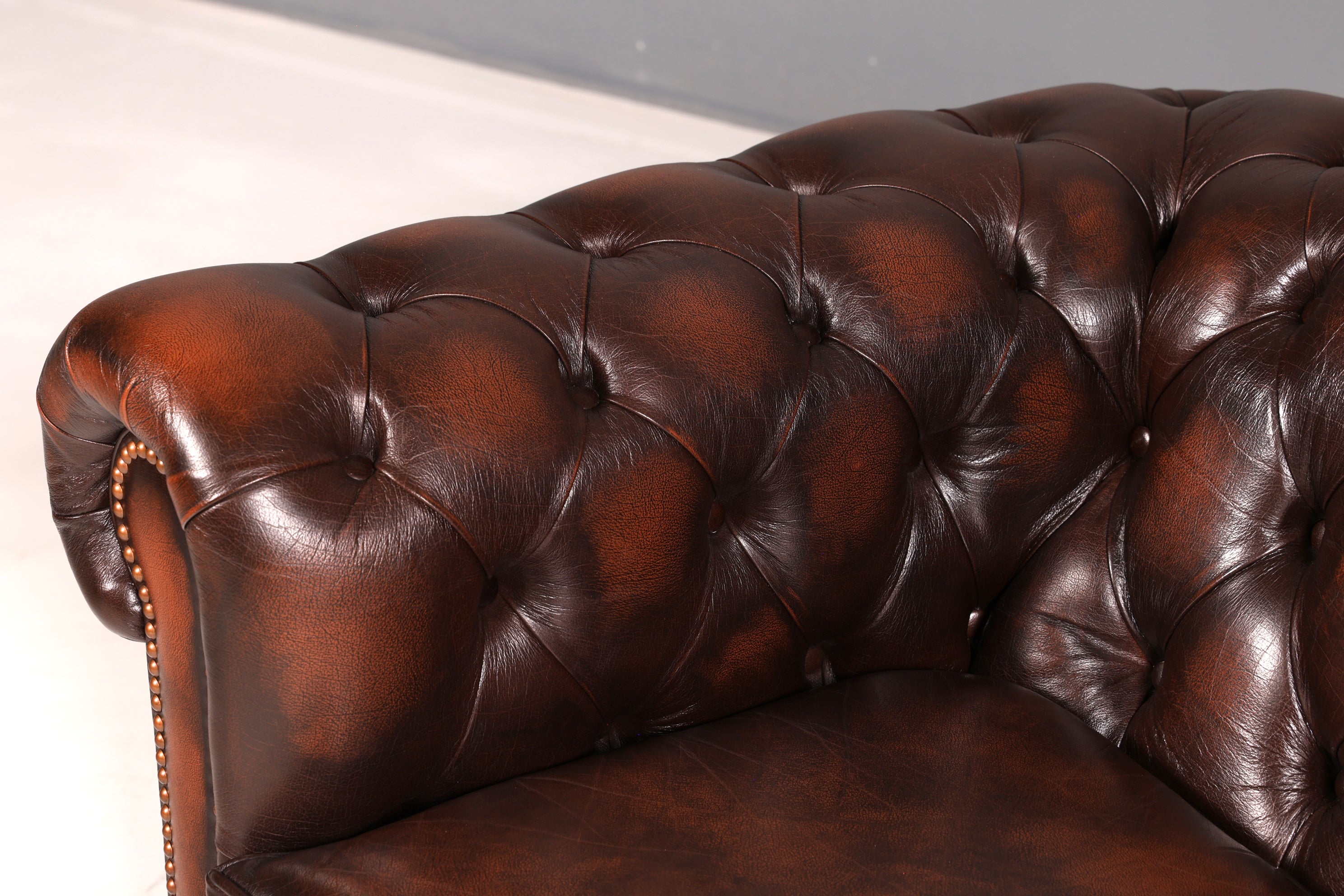 Beautiful Original Centurion Chesterfield 3-Seater Genuine Leather Sofa English Upholstered Sofa Leather Sofa