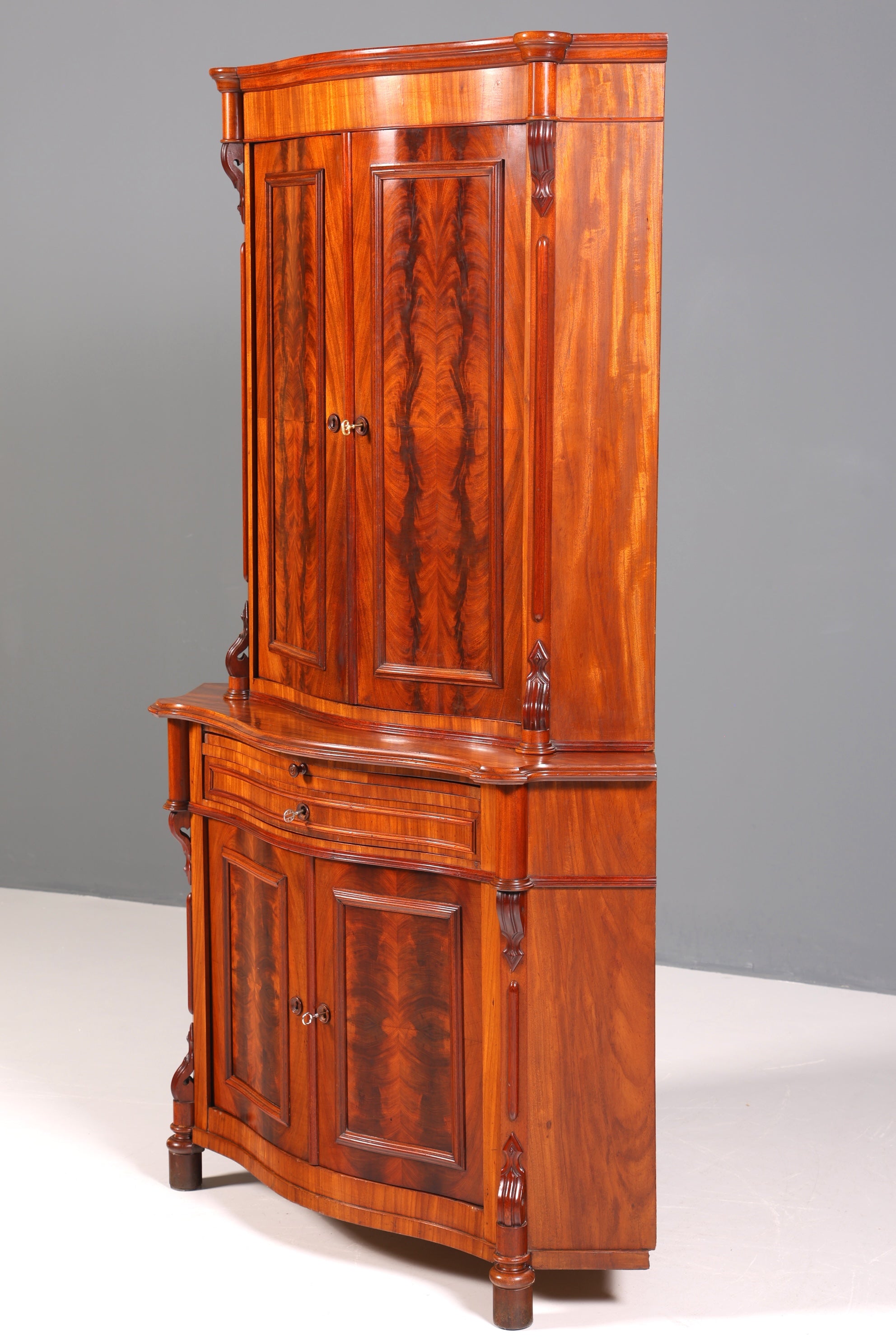 Traumhafter Louis Philippe Eckschrank Antik Gründerzeit Schrank um 1880