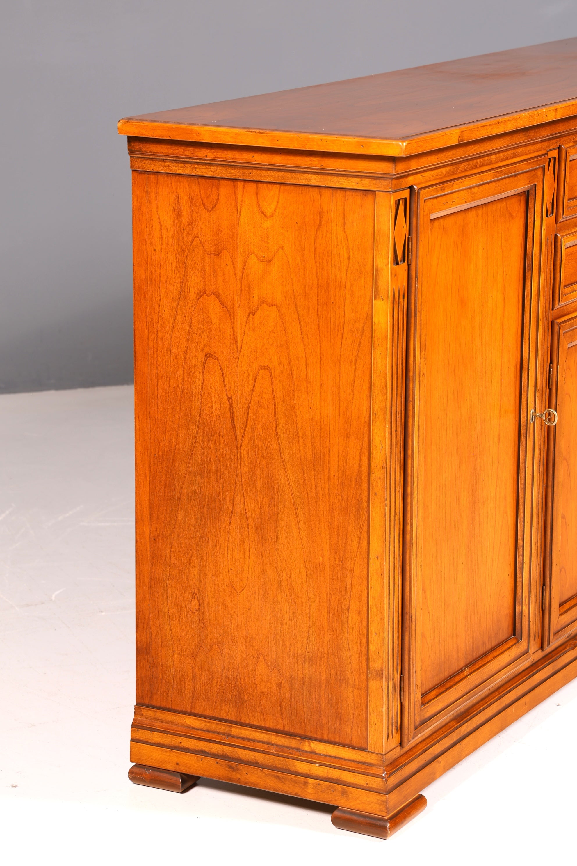 Wunderschönes Original Selva XXL Sideboard Antik Stil Villa Borghese Schrank Kommode Buffet Anrichte