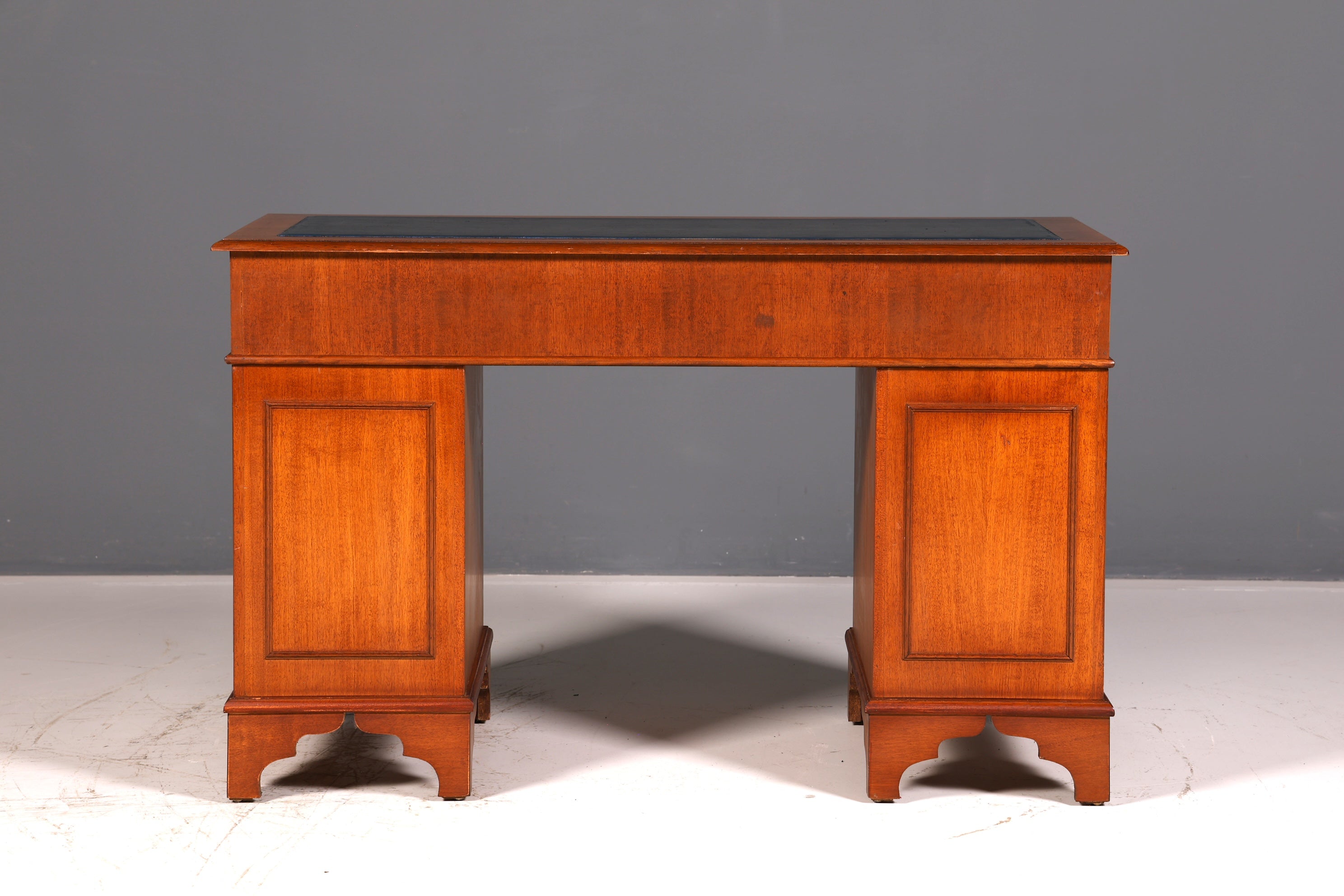 Wunderschöner Englischer Schreibtisch Kirschholz echt Lederauflage Bürotisch Office Desk Antik Vintage