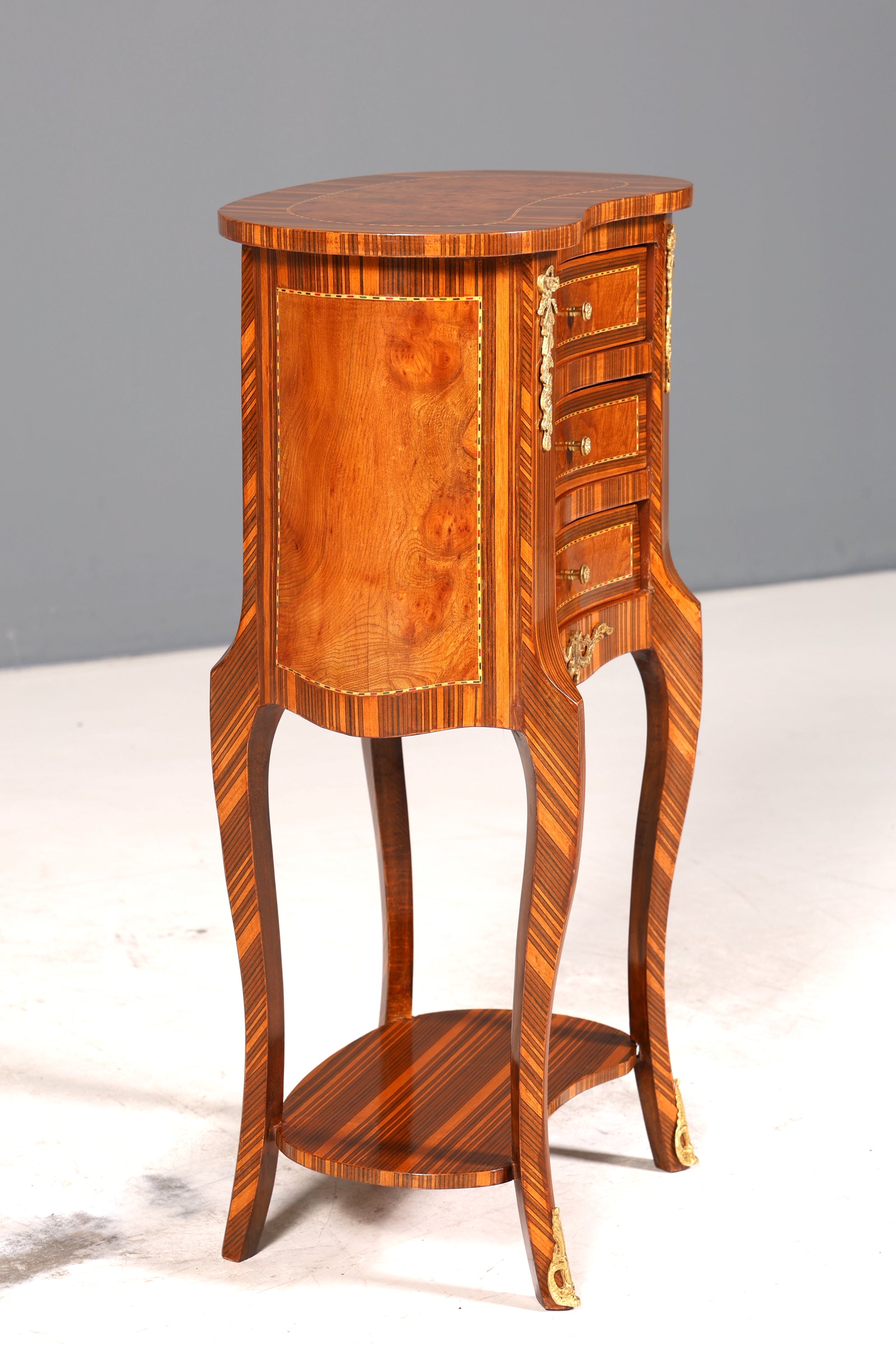 Stilvolle Barock Stil Kommode Antik Stil Beistelltisch Messing Schränkchen