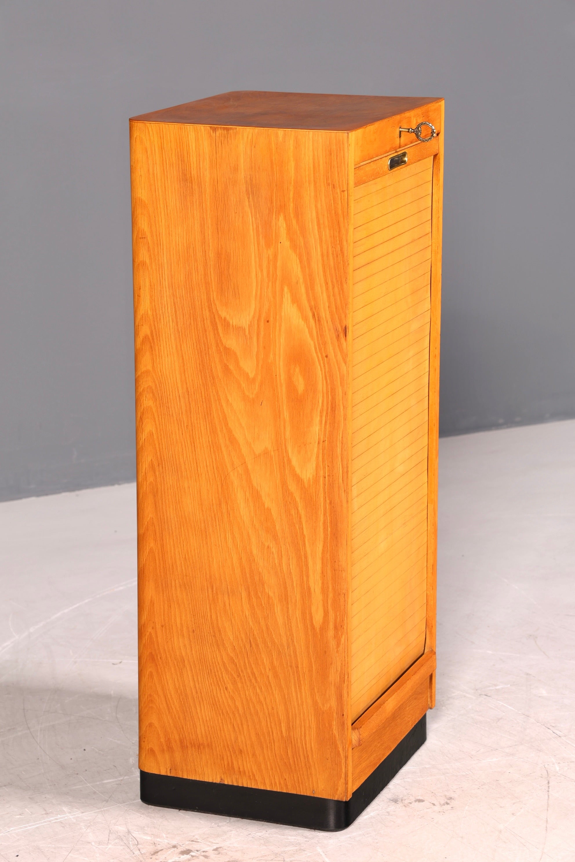 Wunderschöner Mid Century Rollladenschrank Bauhaus Aktenschrank Art Deco Büroschrank Apothekerschrank