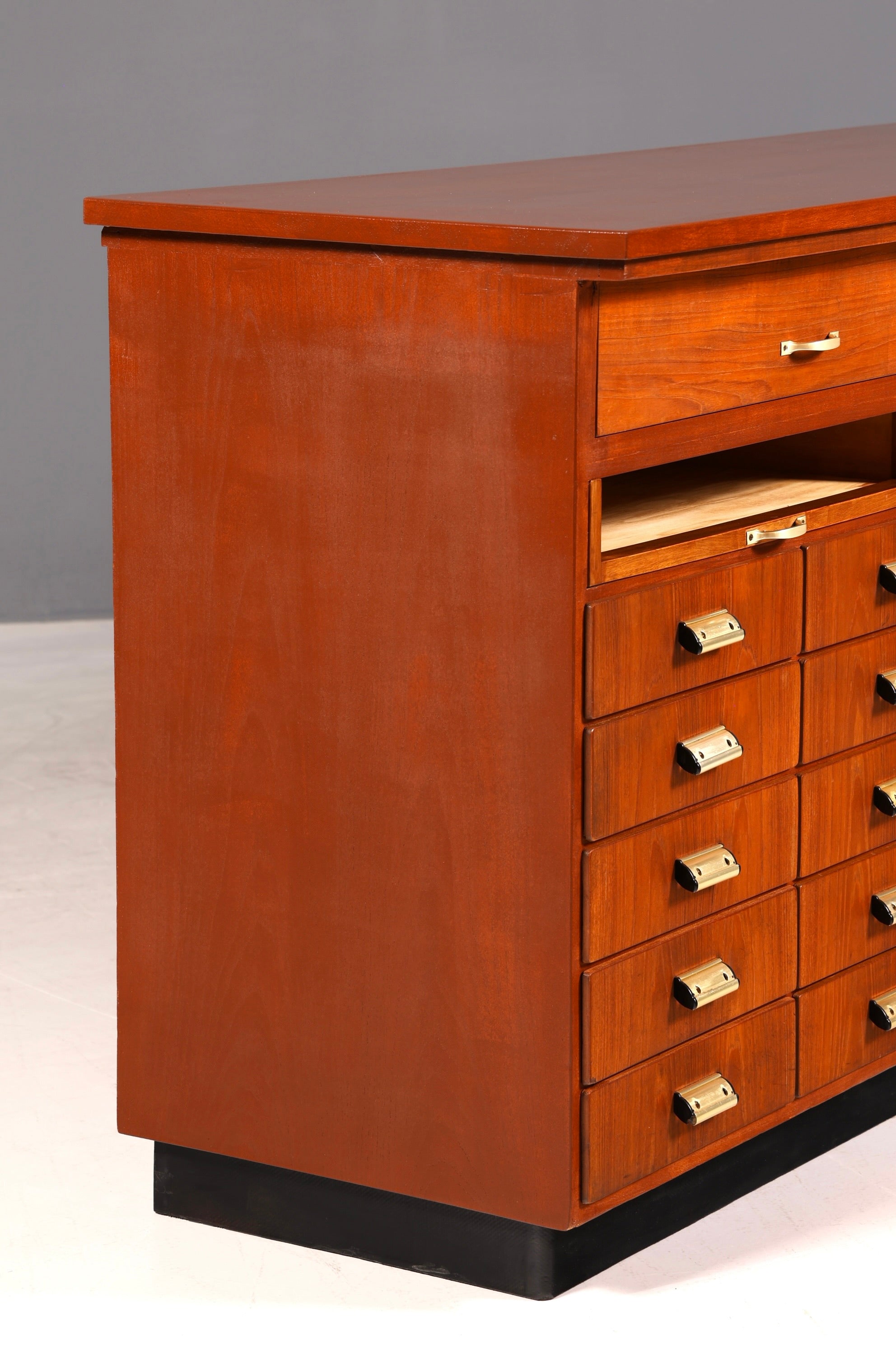 Beeindruckende XXL Mid Century Kommode Vintage Bauhaus Apotheker Schrank Retro Schubladenkommode