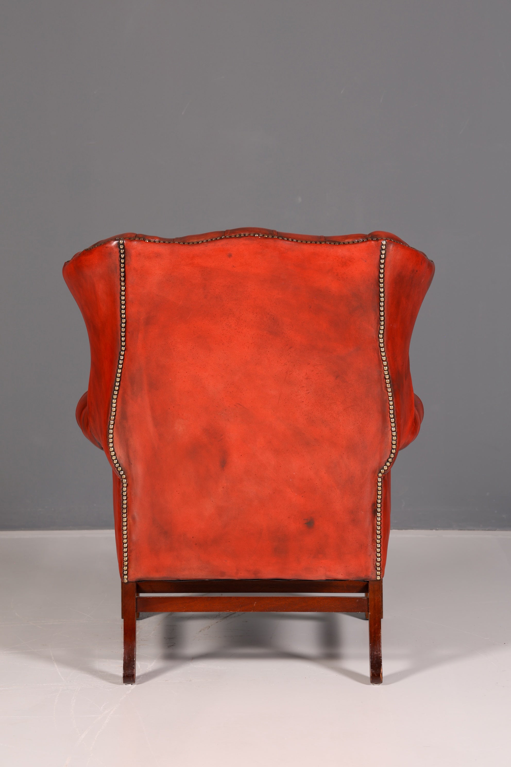 Original Chesterfield Ohrensessel mit Hocker Echtleder Englisch Herrensessel Ledersessel Antik Vintage