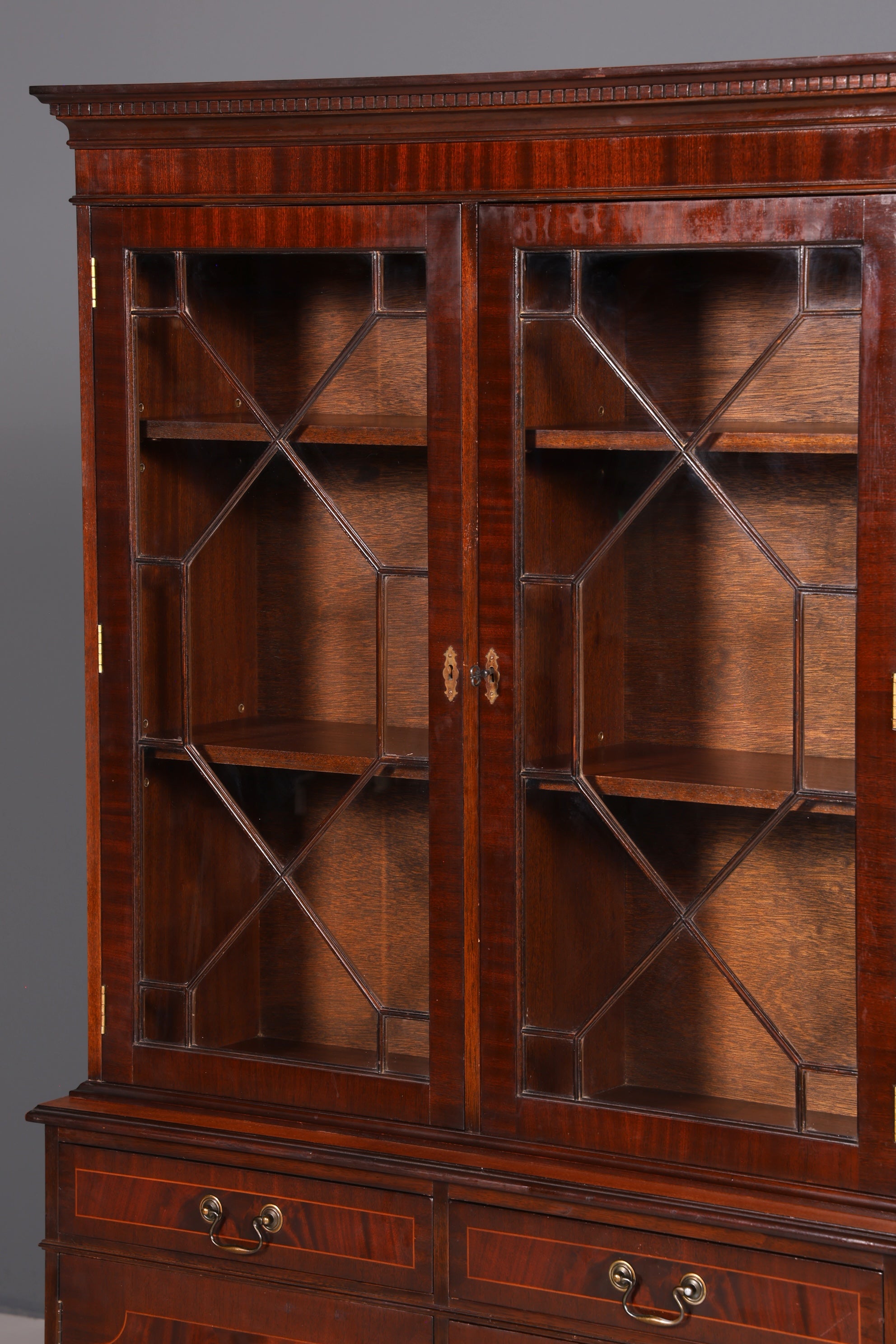 Wunderschöne Englische Vitrine Mahagoni Bibliothek Bücherschrank Buffet Schrank 60er Glasvitrine Vintage