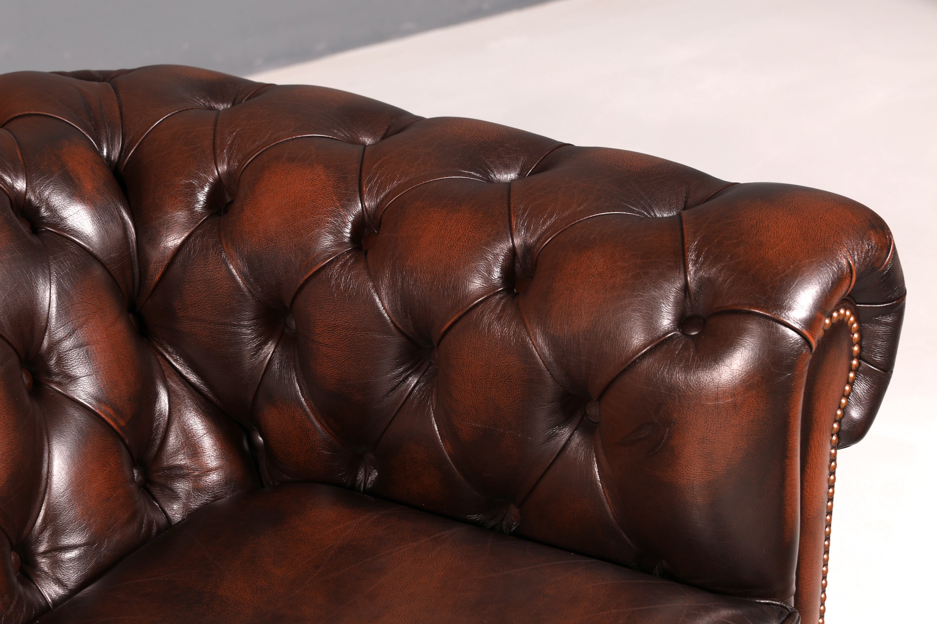 Beautiful Original Centurion Chesterfield 3-Seater Genuine Leather Sofa English Upholstered Sofa Leather Sofa