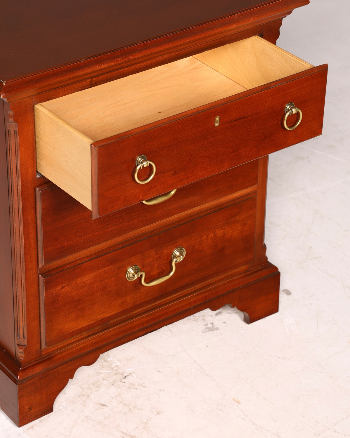 Edle Drexel Heritage Kommode Antik Stil Nachttisch USA Schubladenkommode 2 von 2