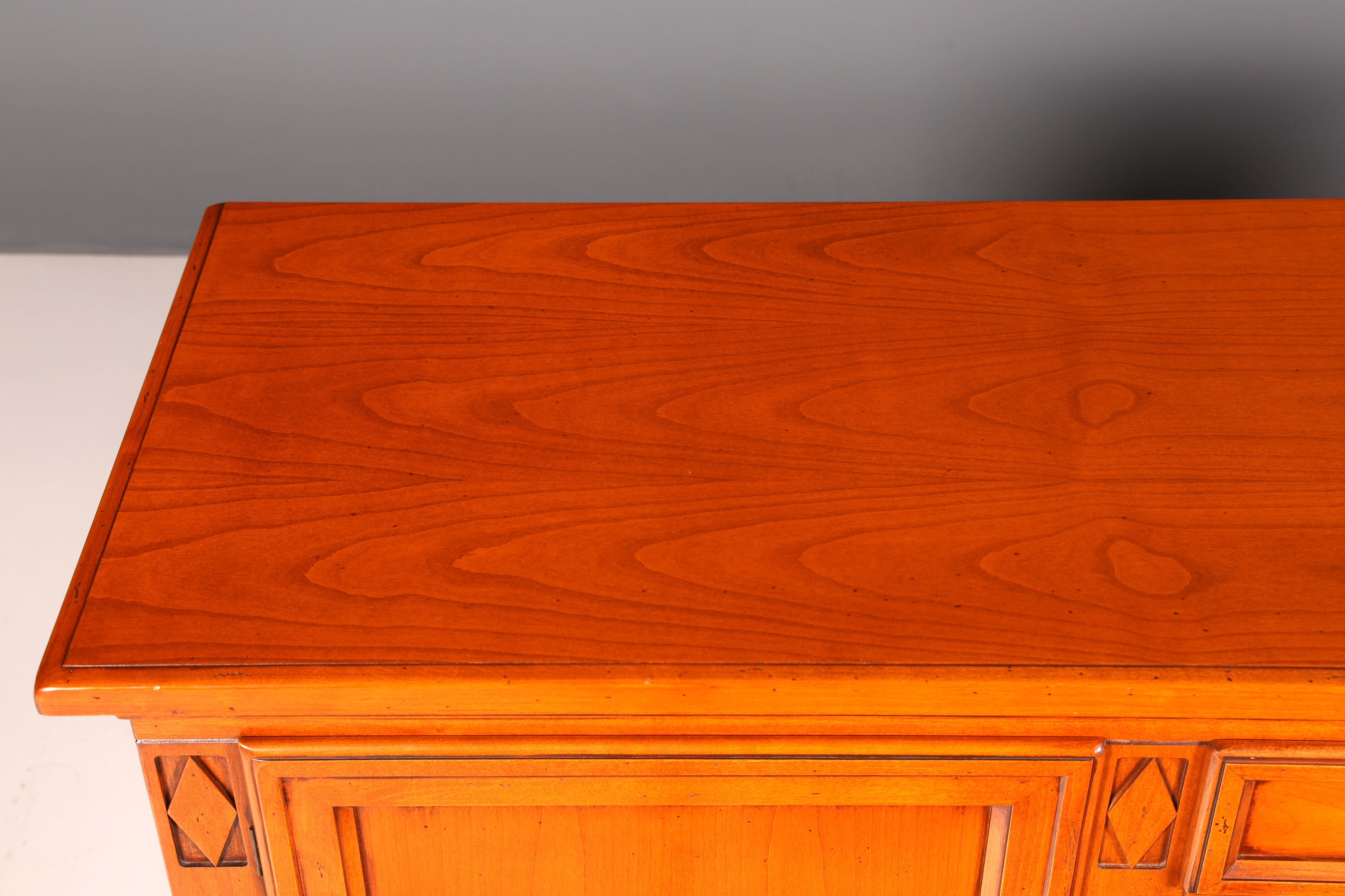 G042 Finish cm SELVA Wunderschönes Englisches Sideboard Eibe Schrank Antik Stil Buffetschrank Kommode