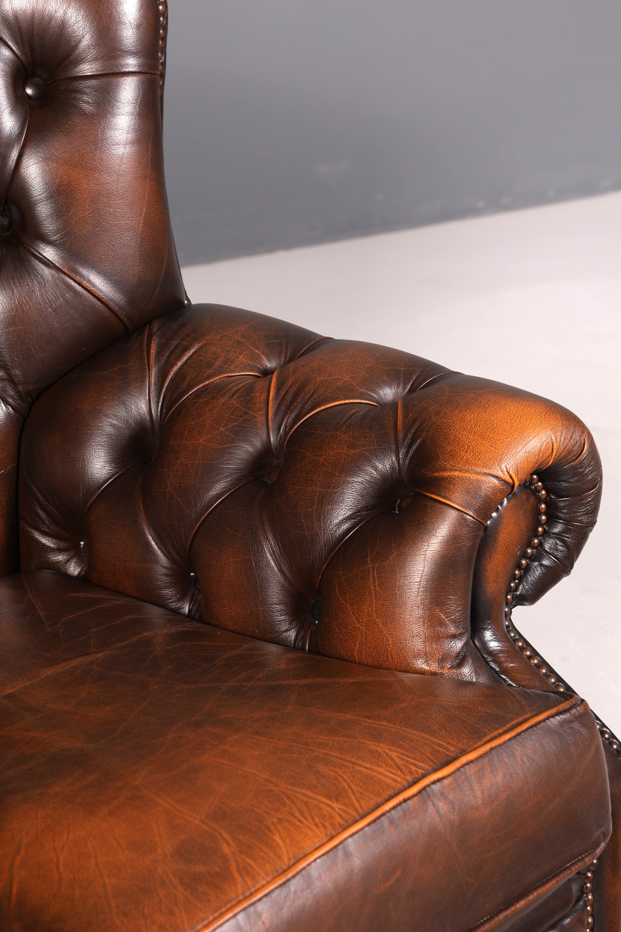 G102 Finish Original Chesterfield Ohrenbacken Sessel Englisch Leder Herrensessel UK Armlehnsessel