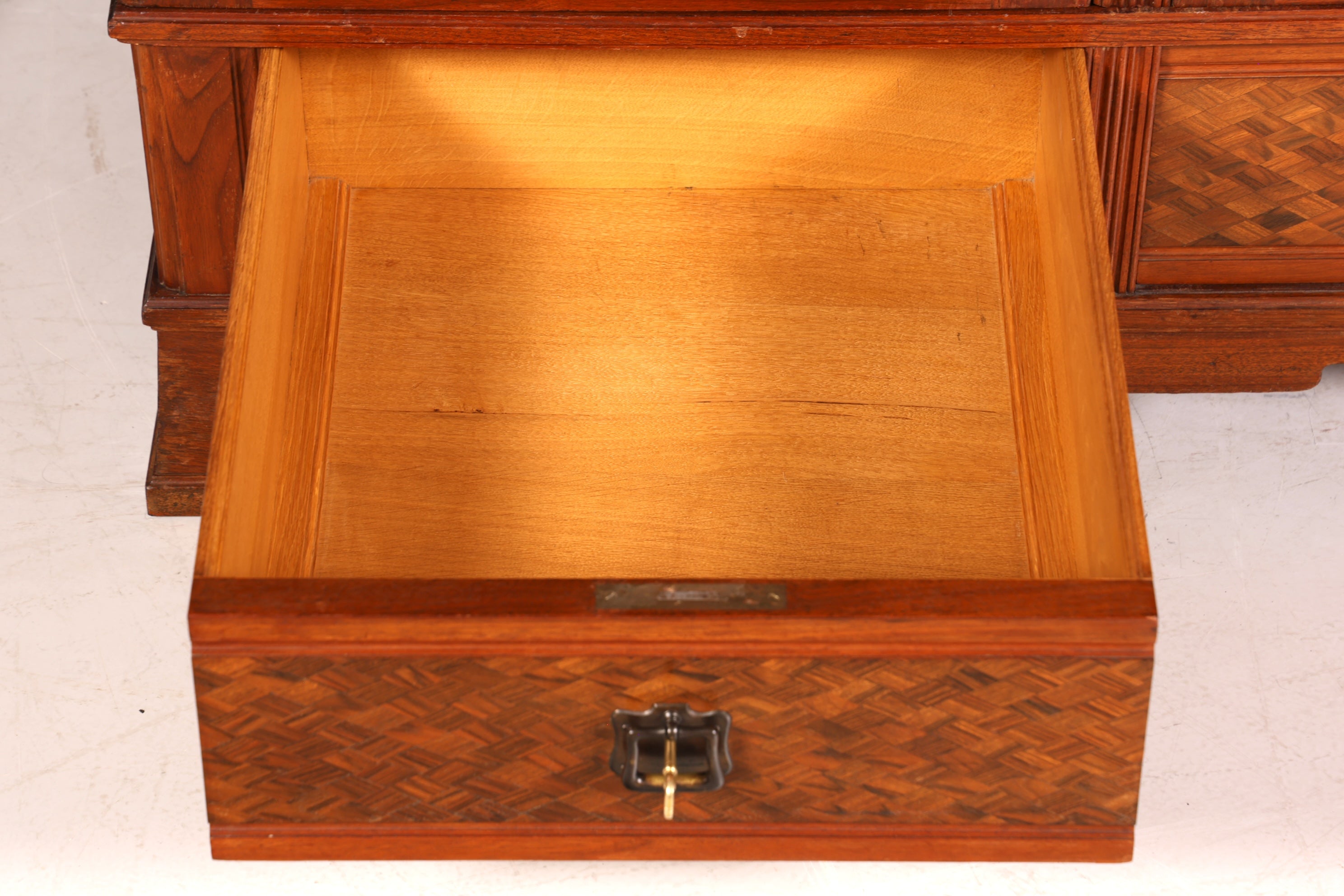 Edler Jugendstil Schrank Kleiderschrank Antik Eiche Wäscheschrank Dielenschrank