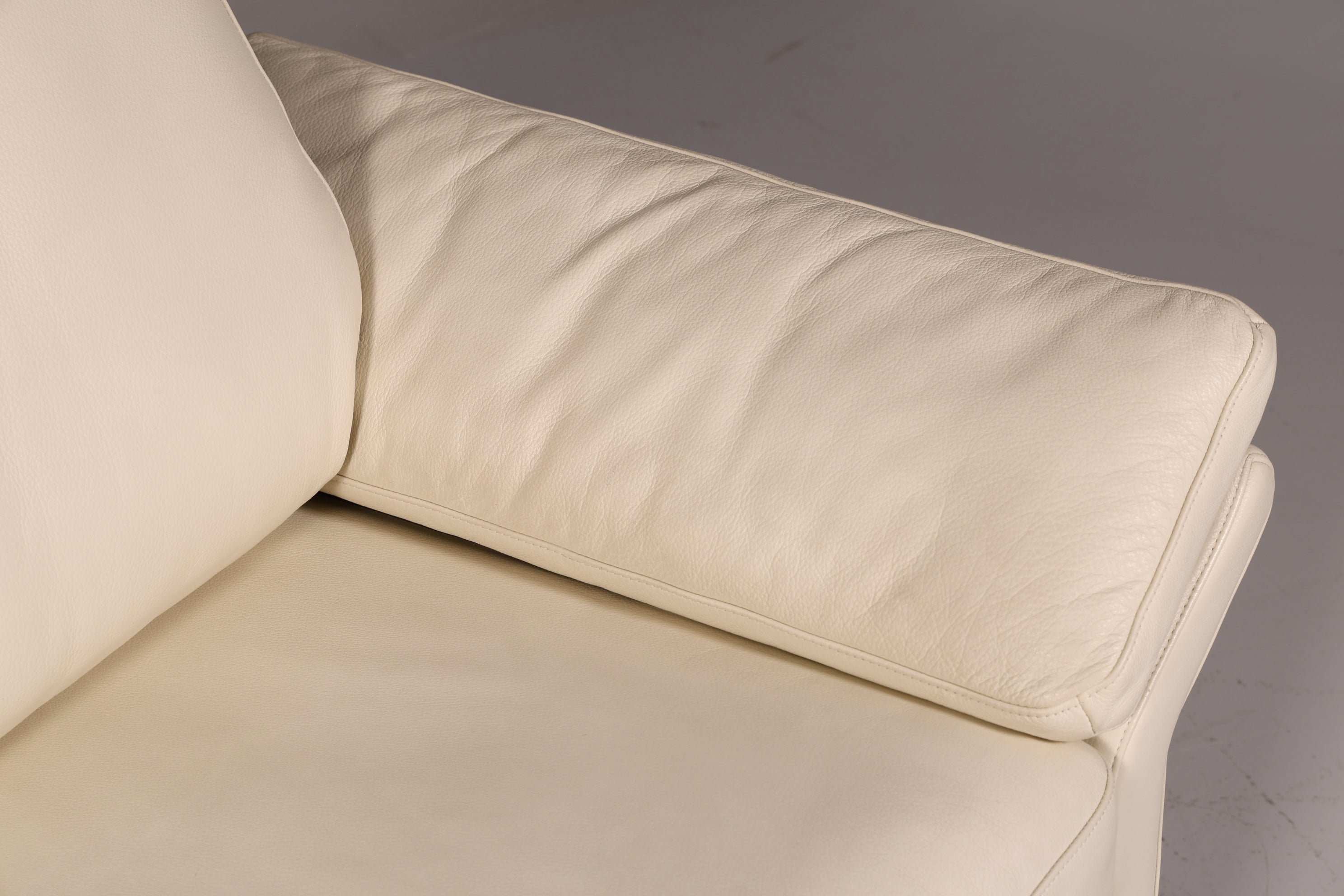 Wunderschönes Original Rolf Benz Sofa Modell 3300 Creme Echtleder 2-Sitzer Couch Designer Ledersofa