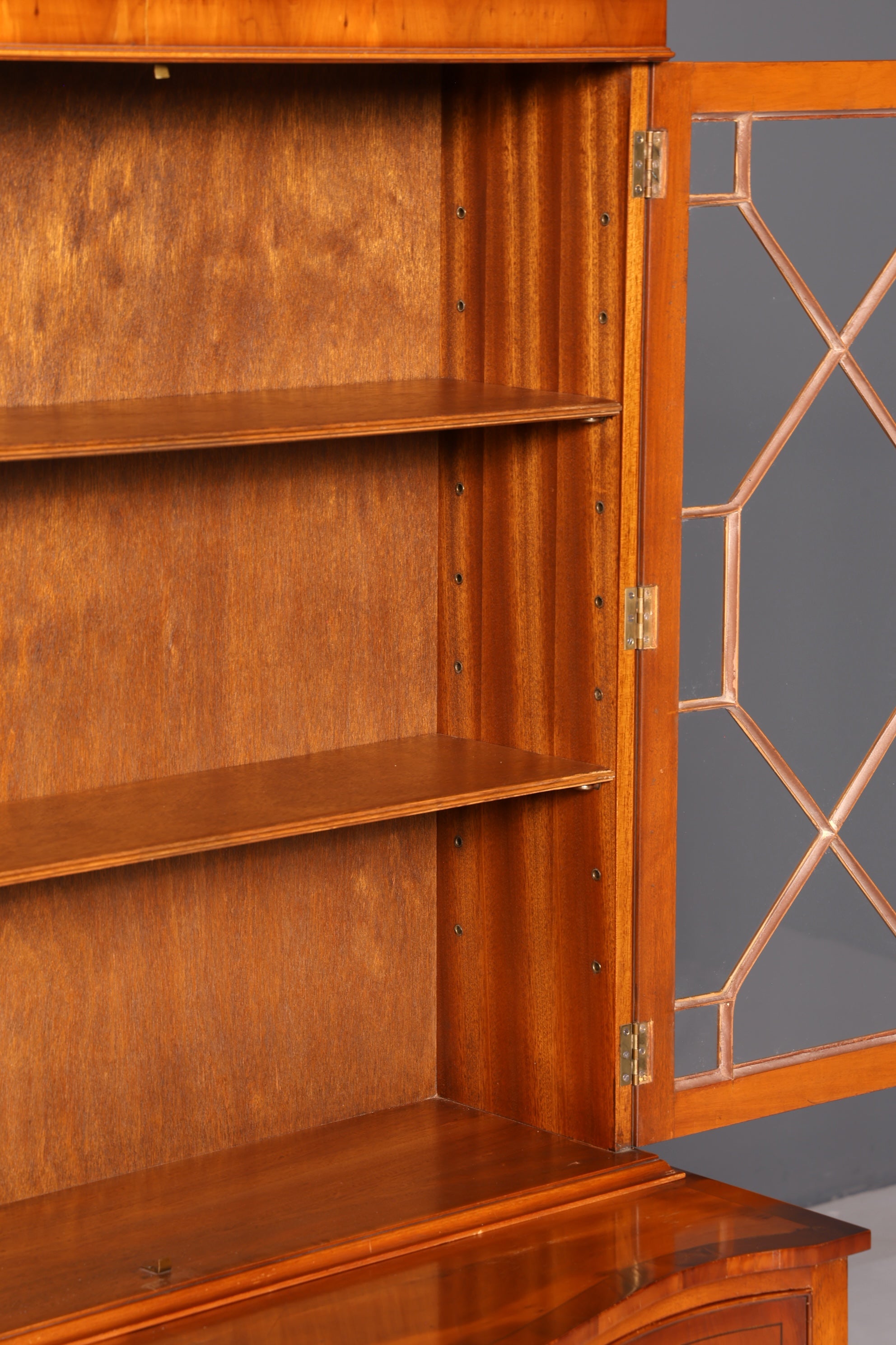 Wunderschöne Englische Vitrine Bücherschrank Eibe Aufsatzschrank Glasvitrine Buffet Sideboard Bibliothek